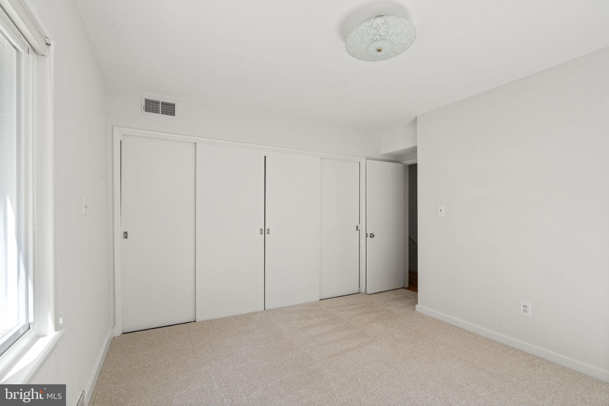 LORCOM GROVE - Residential