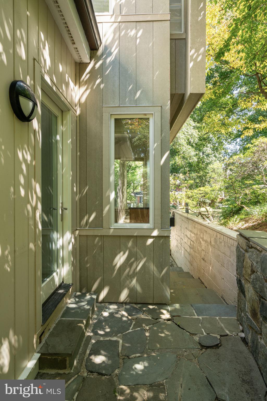 LORCOM GROVE - Residential