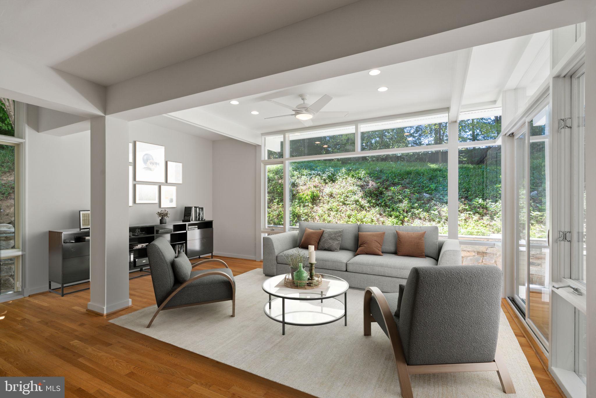 LORCOM GROVE - Residential