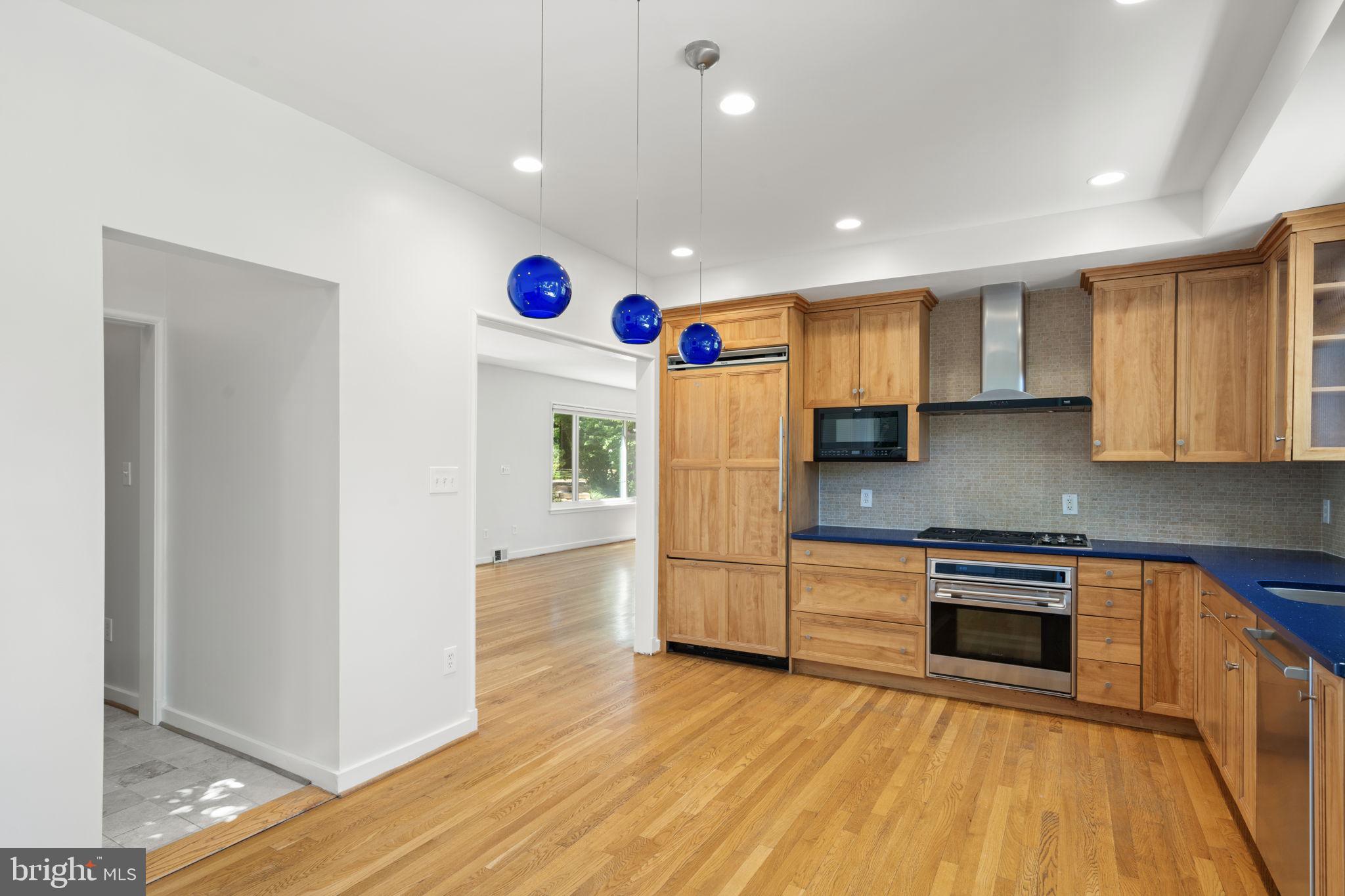 LORCOM GROVE - Residential