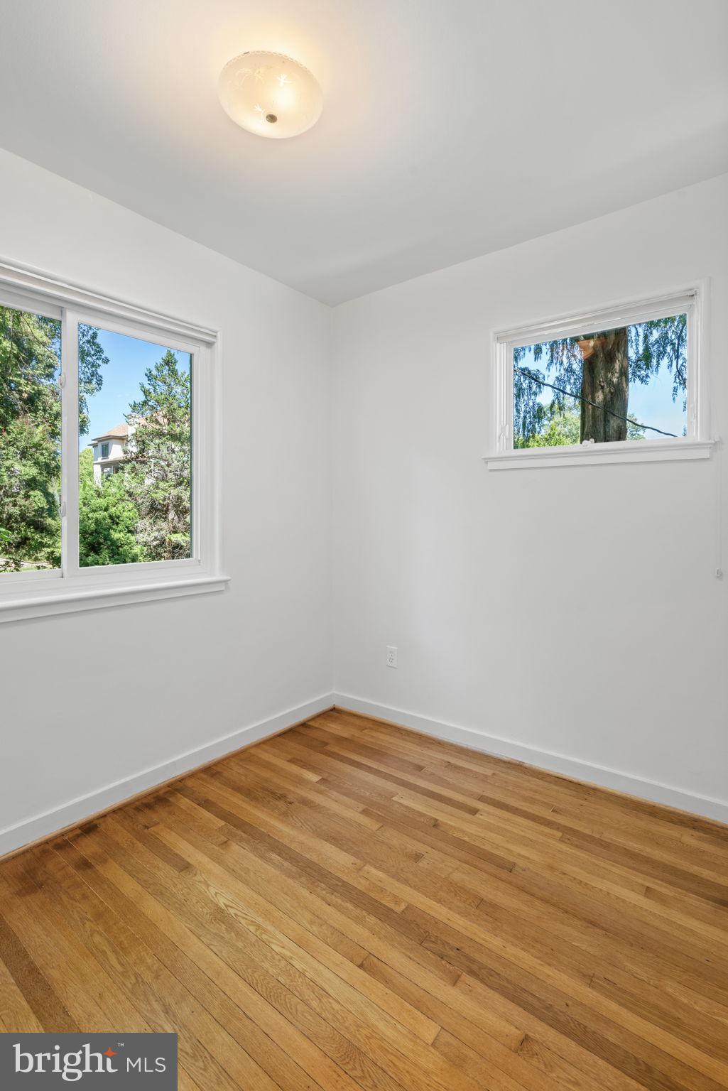 LORCOM GROVE - Residential
