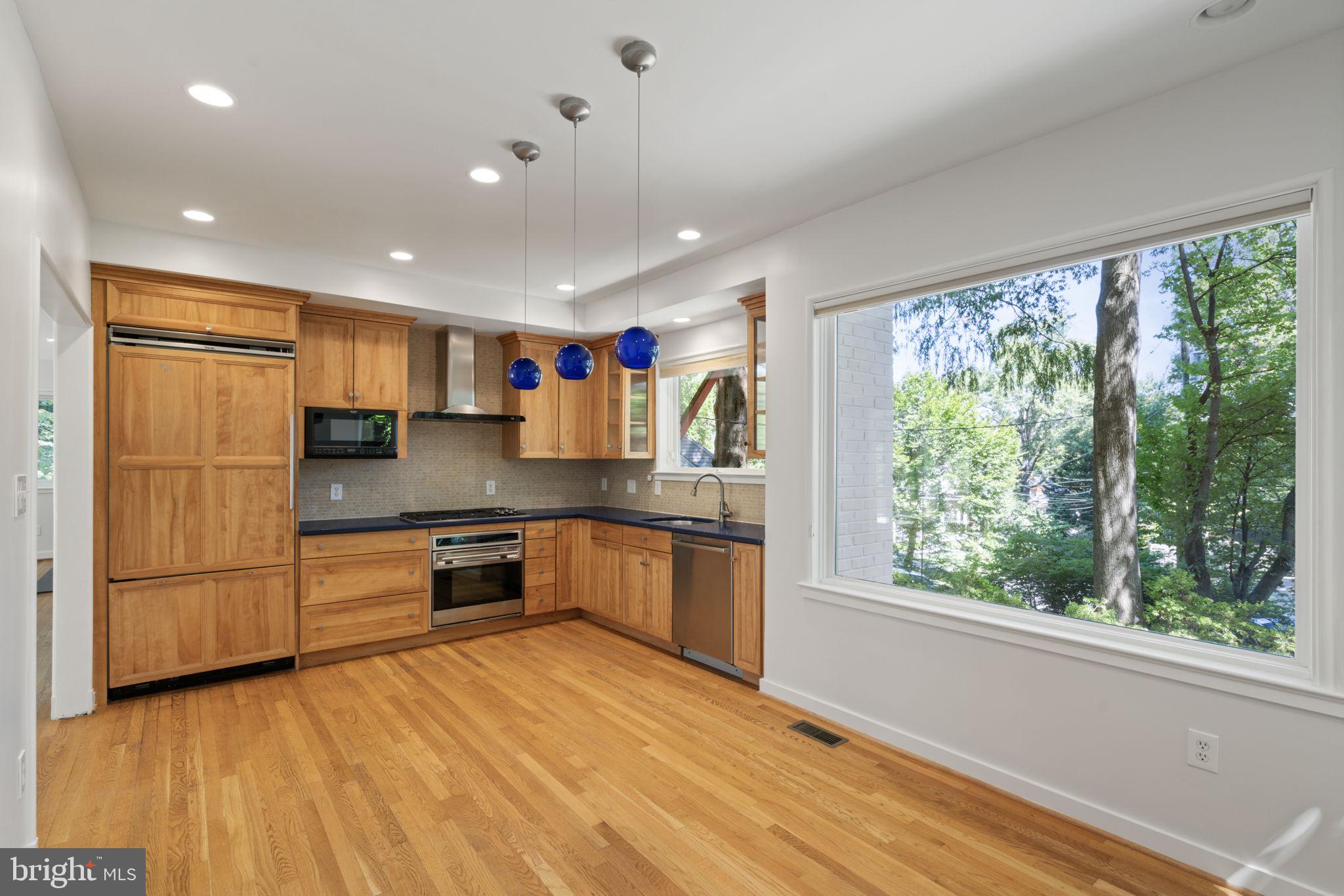 LORCOM GROVE - Residential