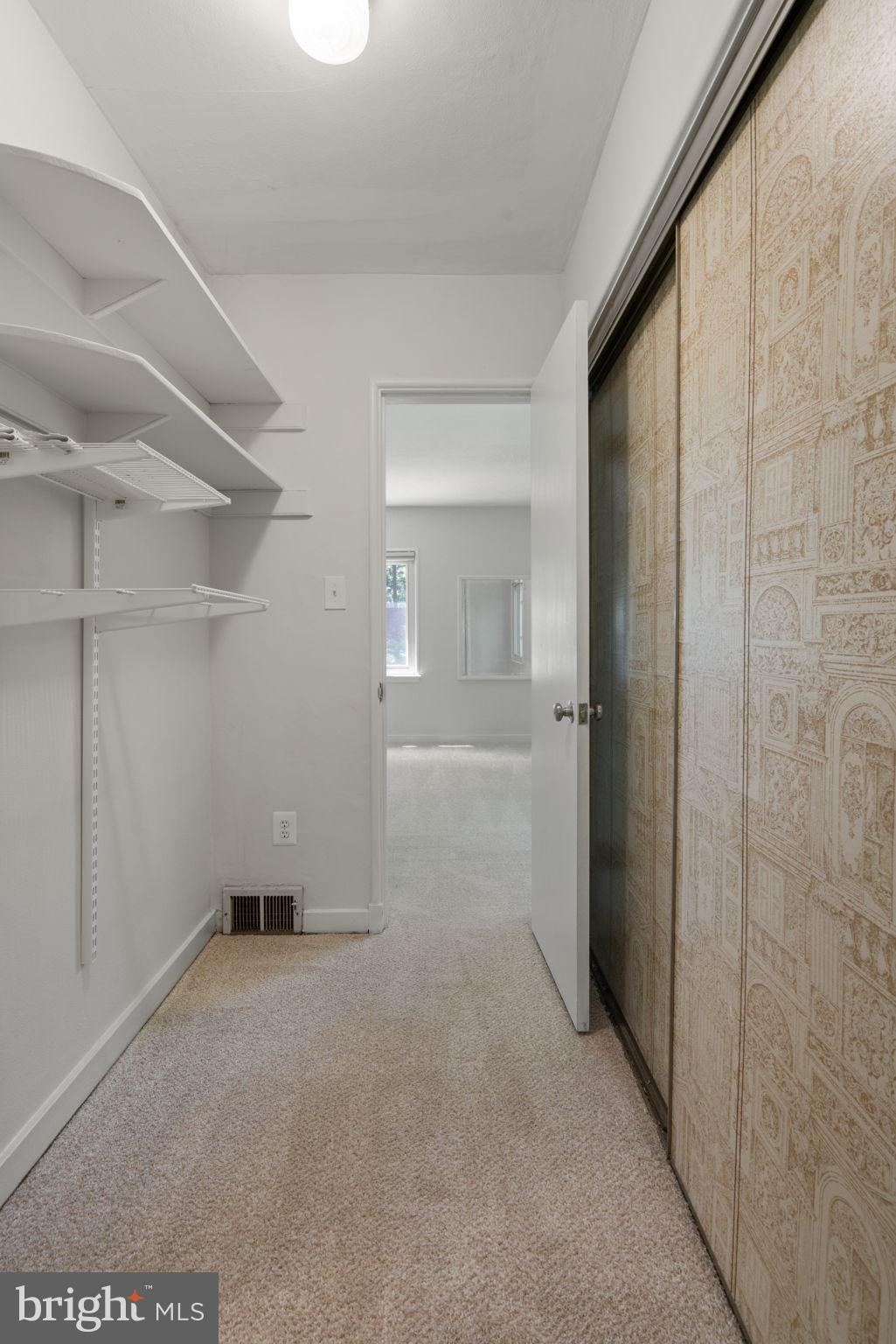 LORCOM GROVE - Residential