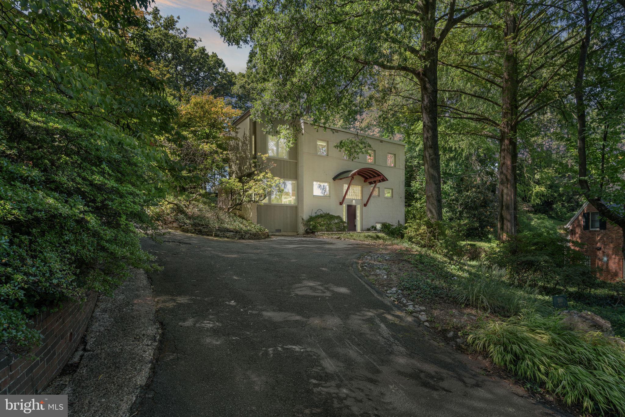 LORCOM GROVE - Residential