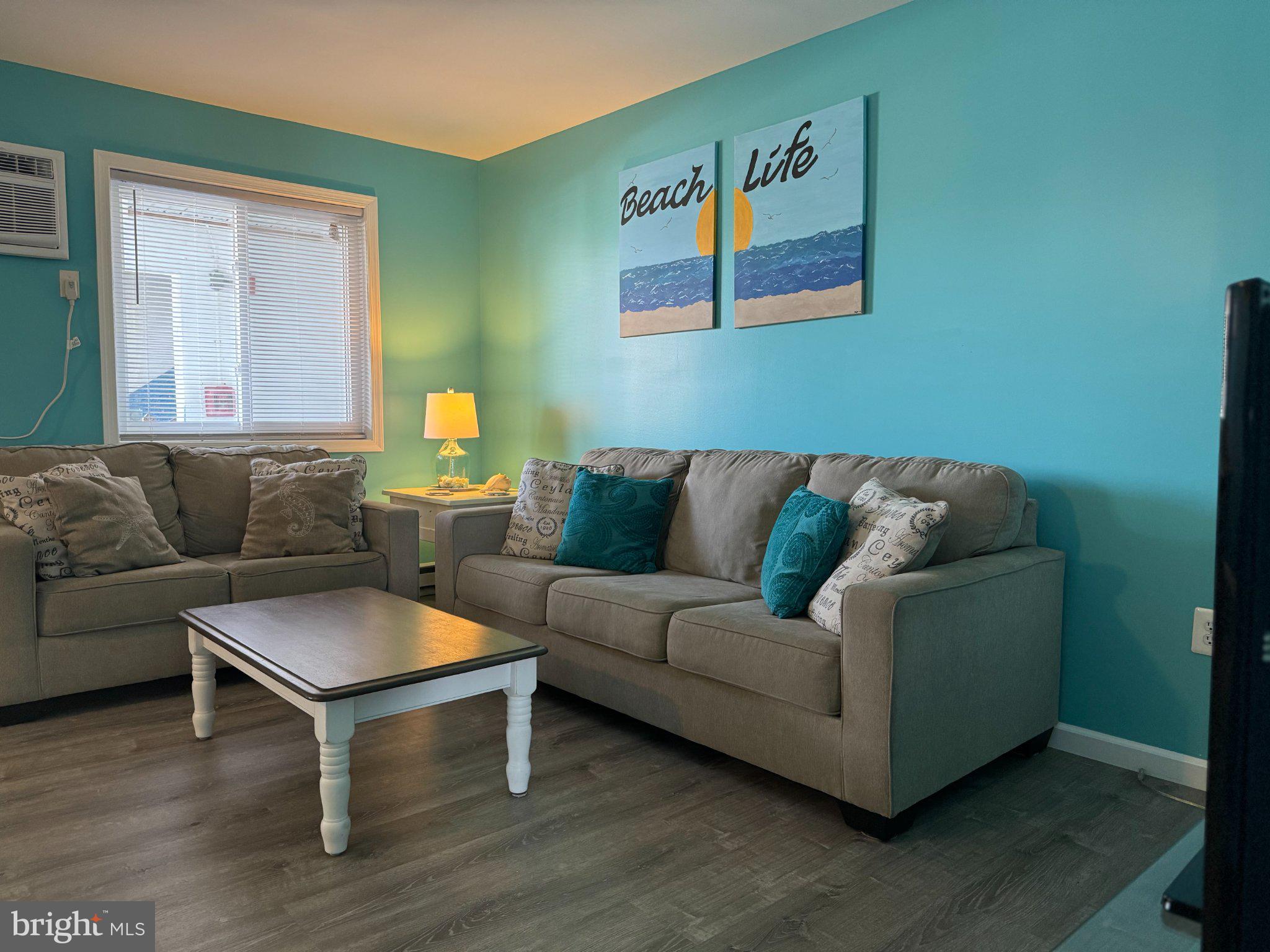 417 ROBIN DRIVE B102
