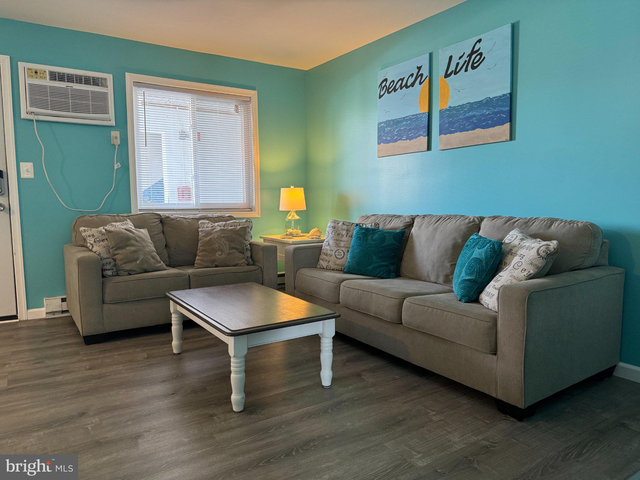 417 ROBIN DRIVE B102
