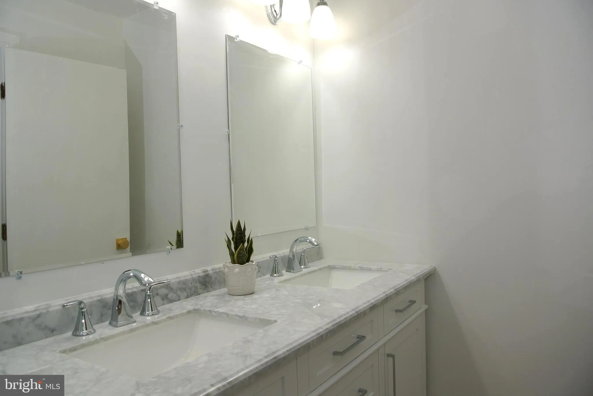 Lutherville Timonium, Maryland 21093, United States, 3 Bedrooms Bedrooms, ,4 BathroomsBathrooms,Residential,Coming Soon,94915