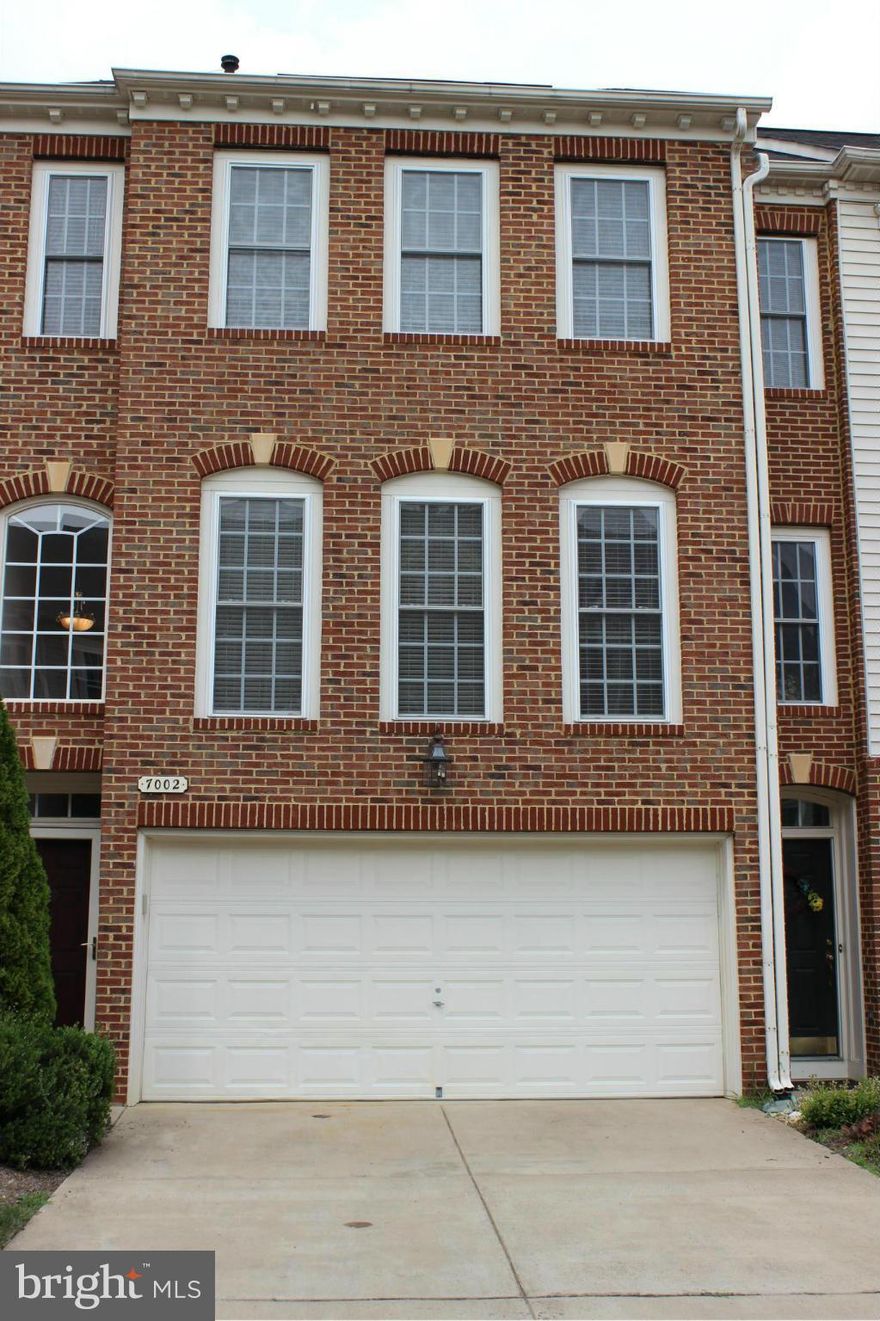 Bright & spacious TH, 4 LVLs, 2600 sq ft w/2 car gar & lots of storage. Large eat-in kit opens to large deck with gas grill, great for entertaining. 4th LVL loft offers private BDR/den/office. MBR w/ soaking tub, sep shower, double vanity, WIC.  Fully finished walkout basement to fenced backyard. 5mins to VRE, I95 and less to Ft Belvoir and hospital. Pool, tot lot, volleyball court, and clubhouse.