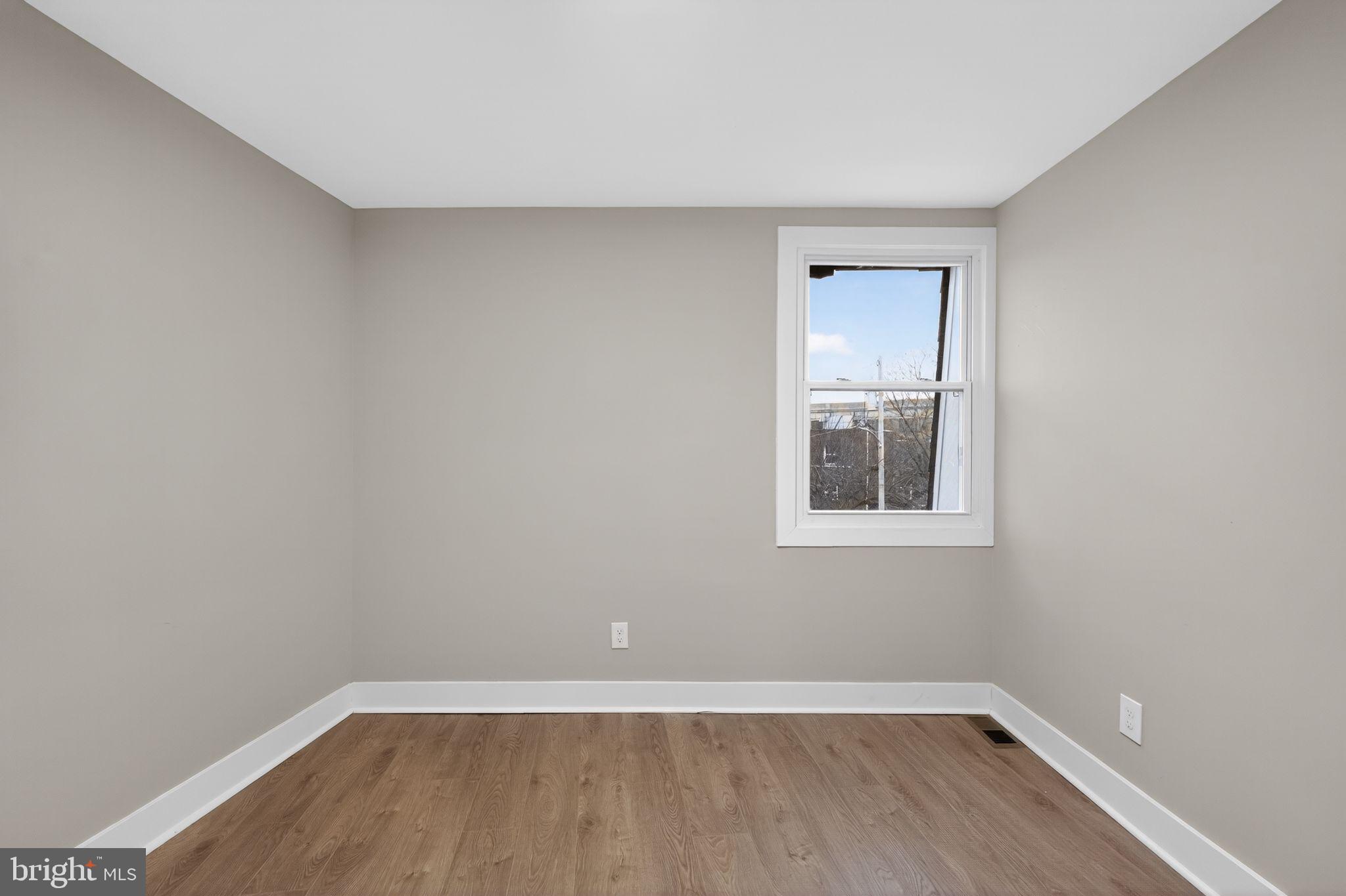 MILL CREEK - Residential