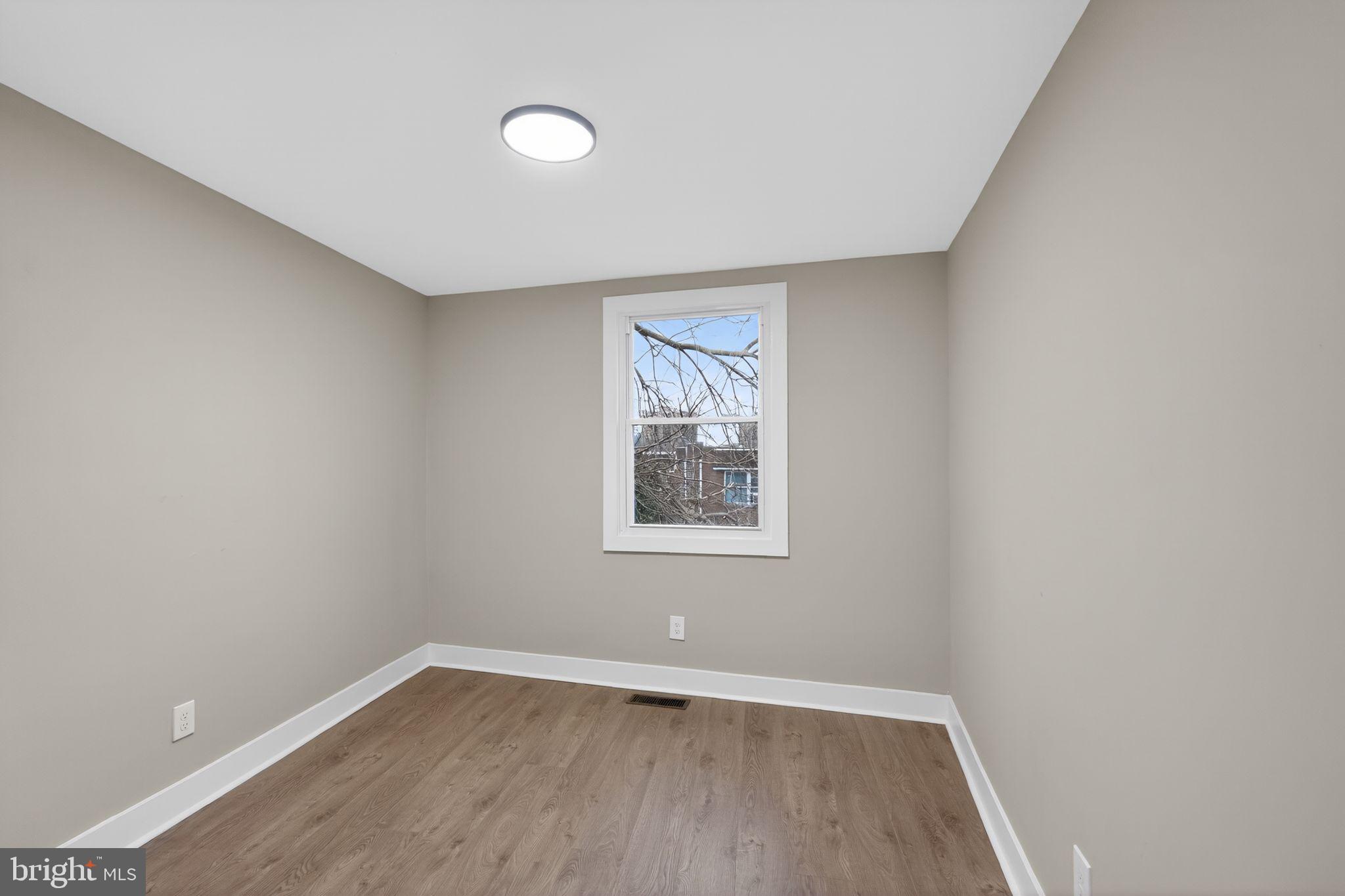 MILL CREEK - Residential