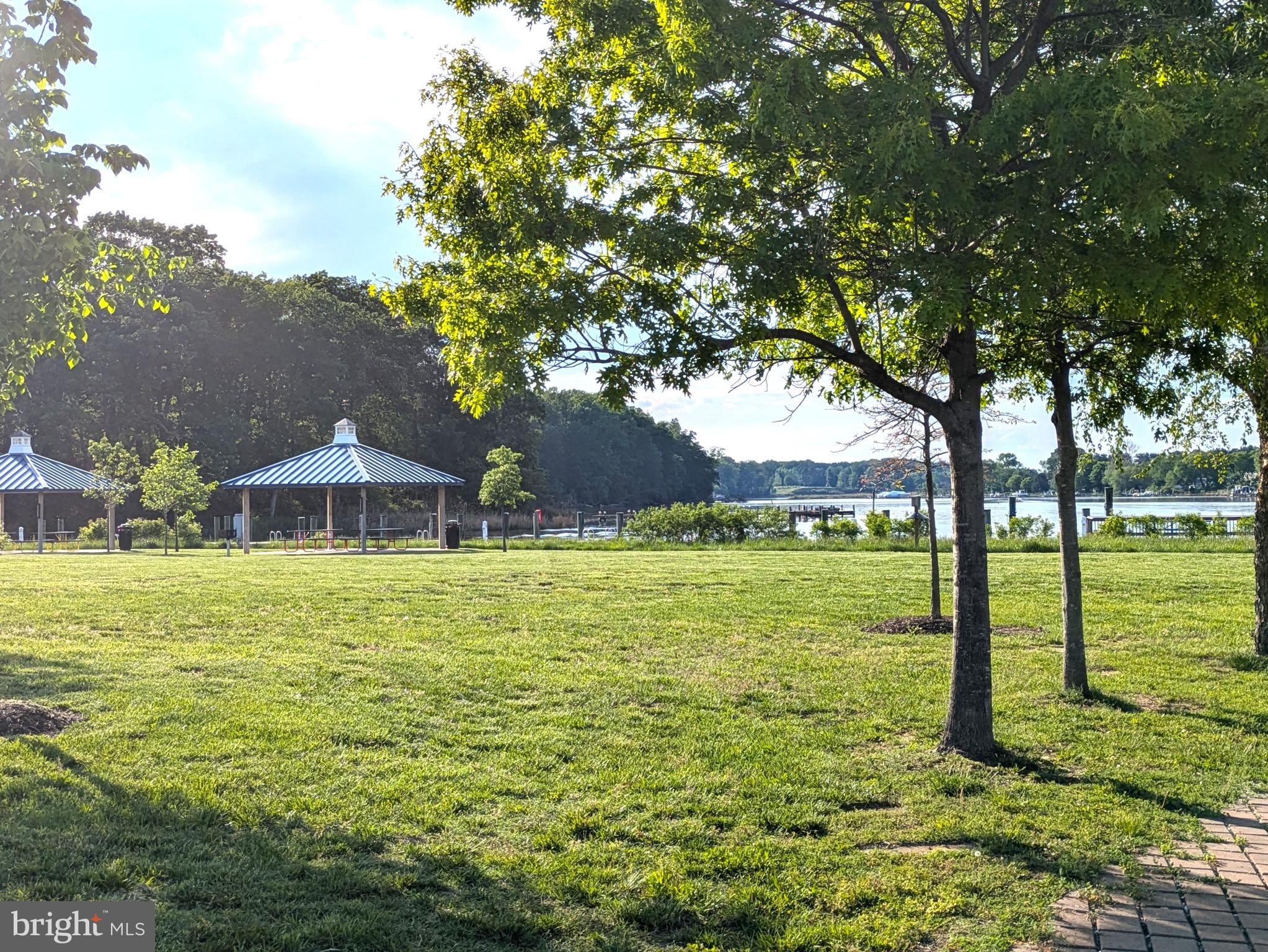 EAGLE MANOR - Land