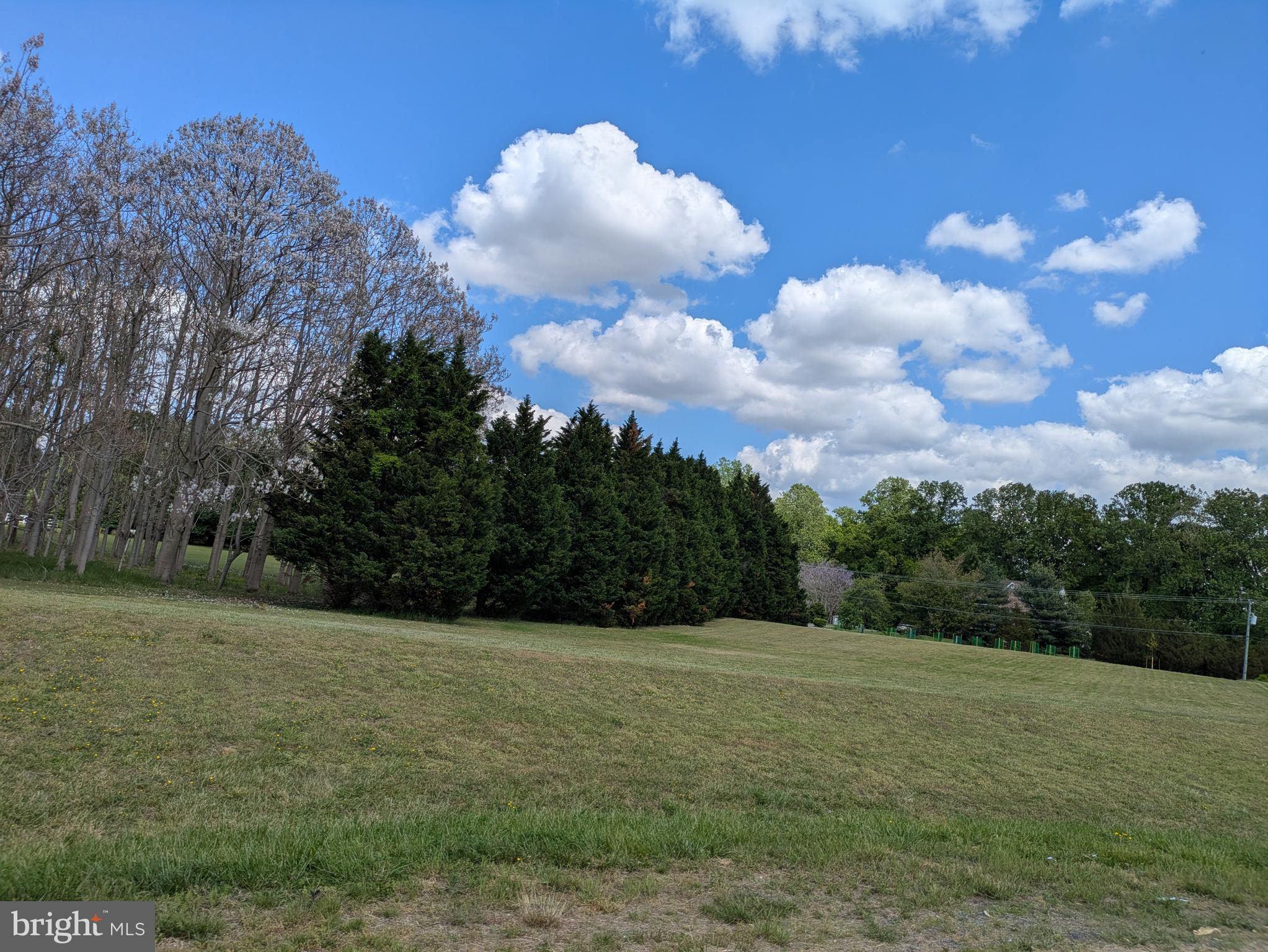 EAGLE MANOR - Land