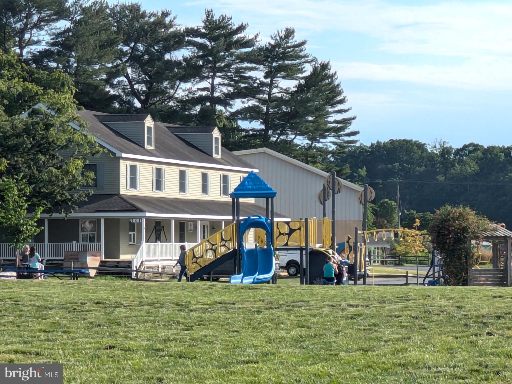 EAGLE MANOR - Land