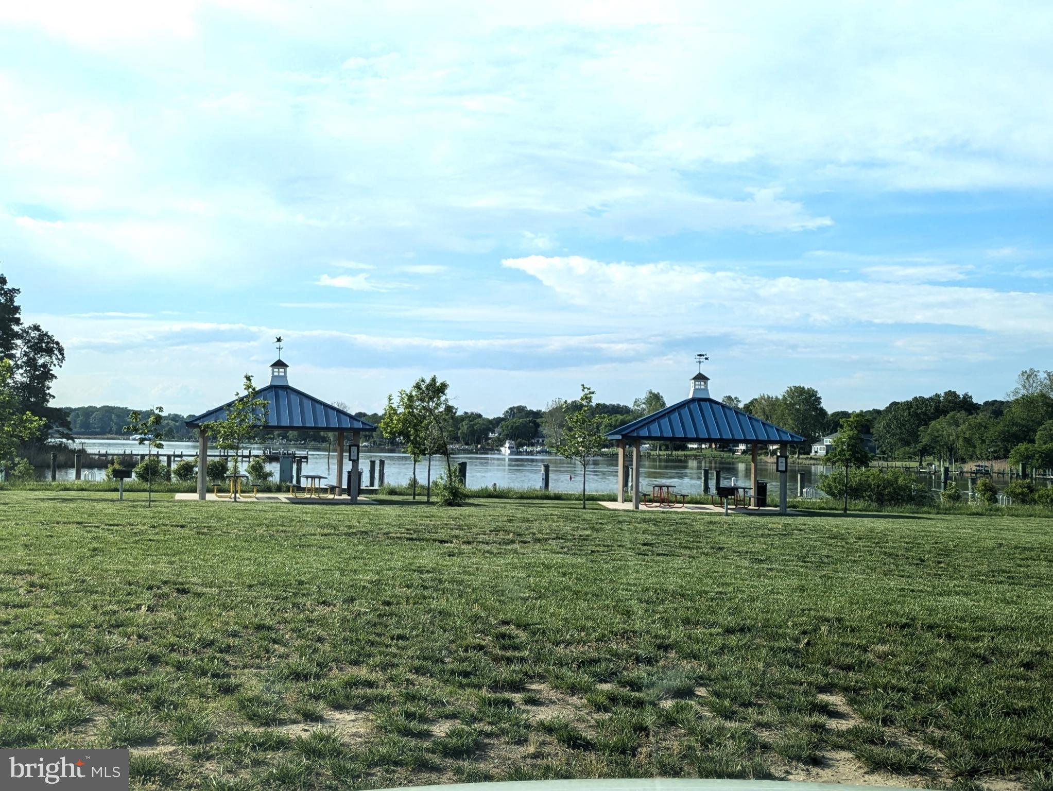 EAGLE MANOR - Land