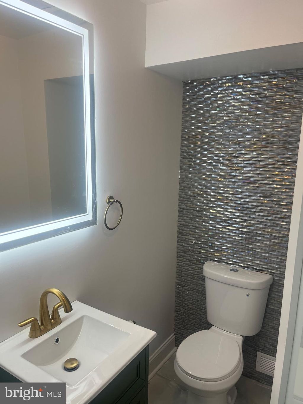 Photo of 2118 N Williams Circle, CHESTER, PA 19013 (MLS # PADE2101974)
