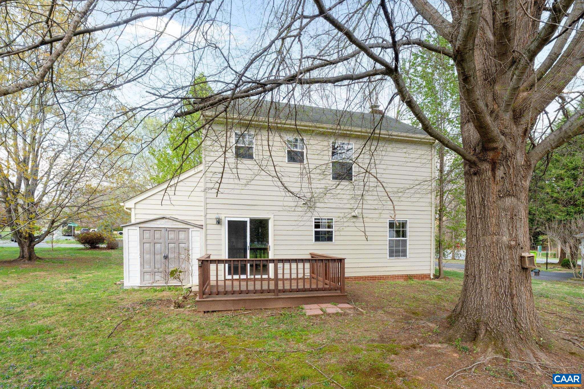 FOREST LAKES - Residential