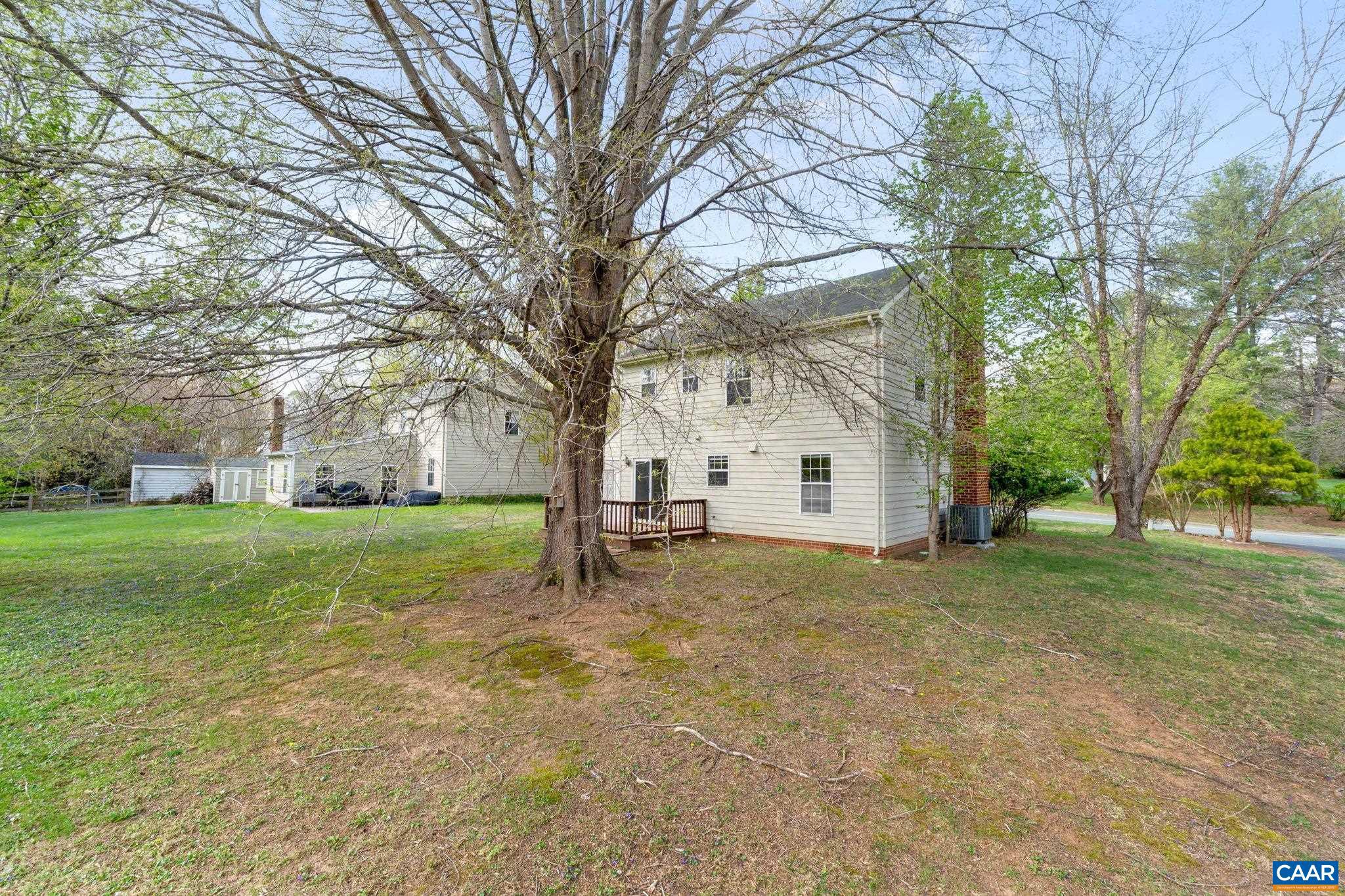 FOREST LAKES - Residential