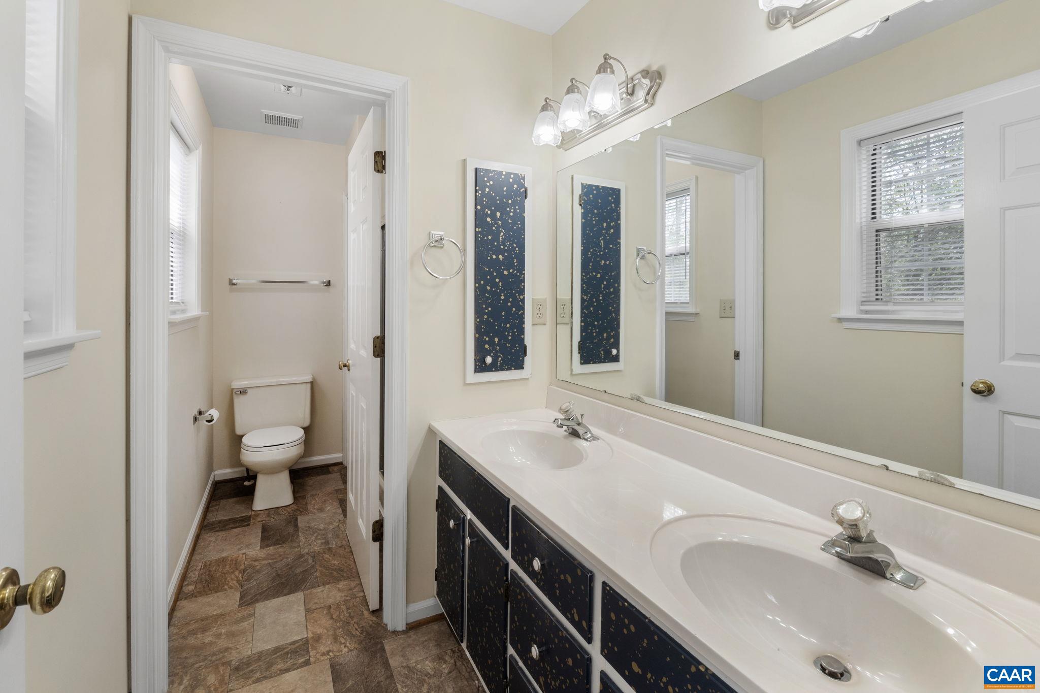 FOREST LAKES - Residential