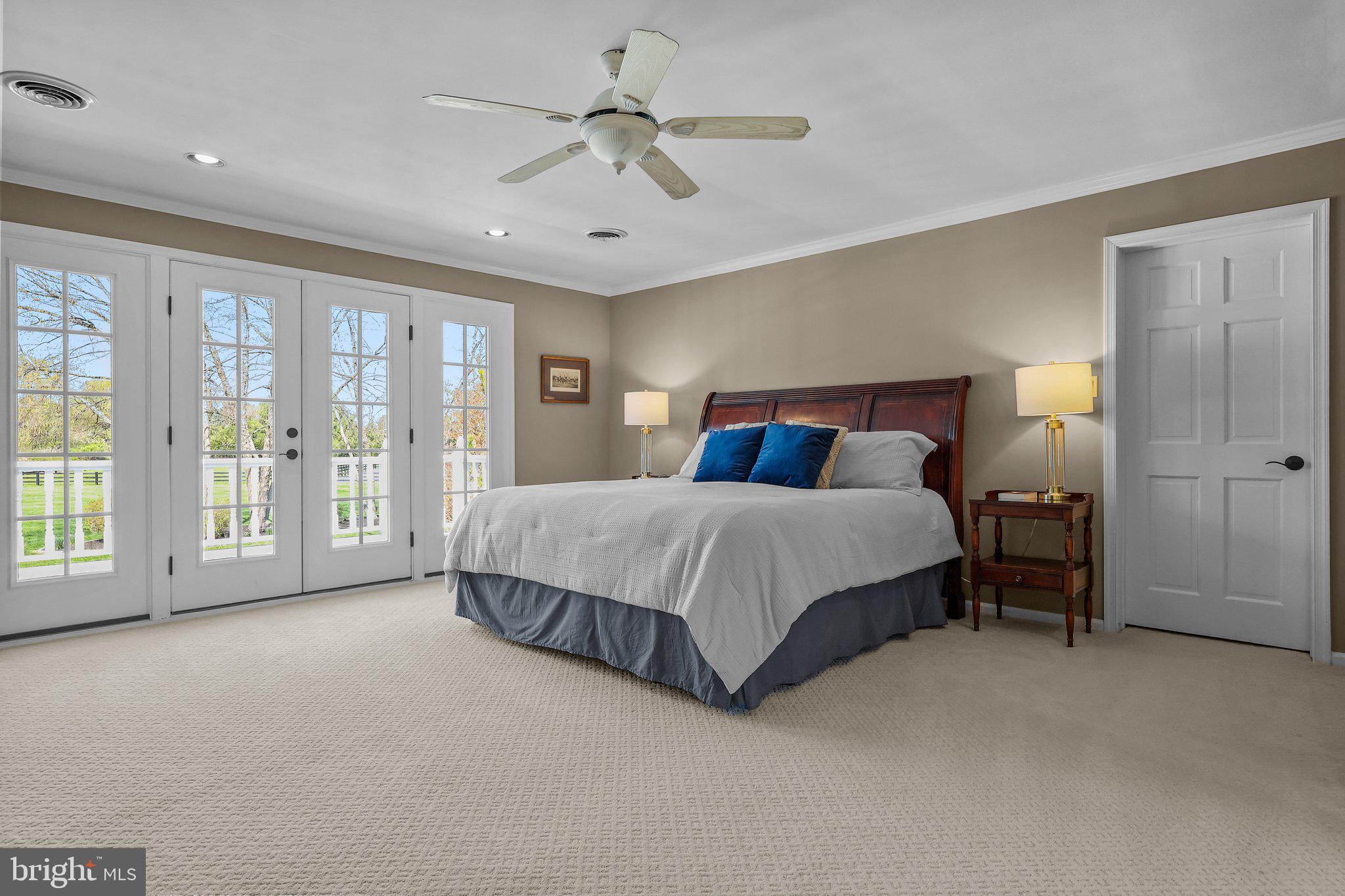 TWO POND ESTATES - Residential