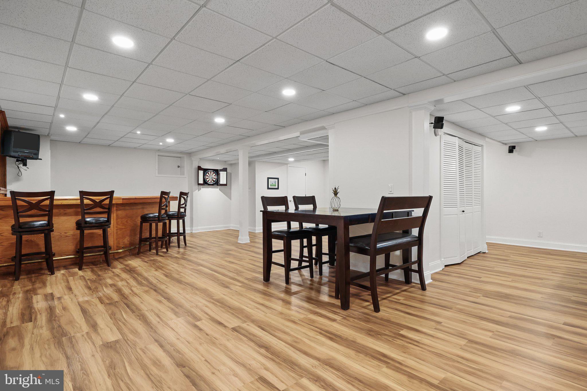 TWO POND ESTATES - Residential