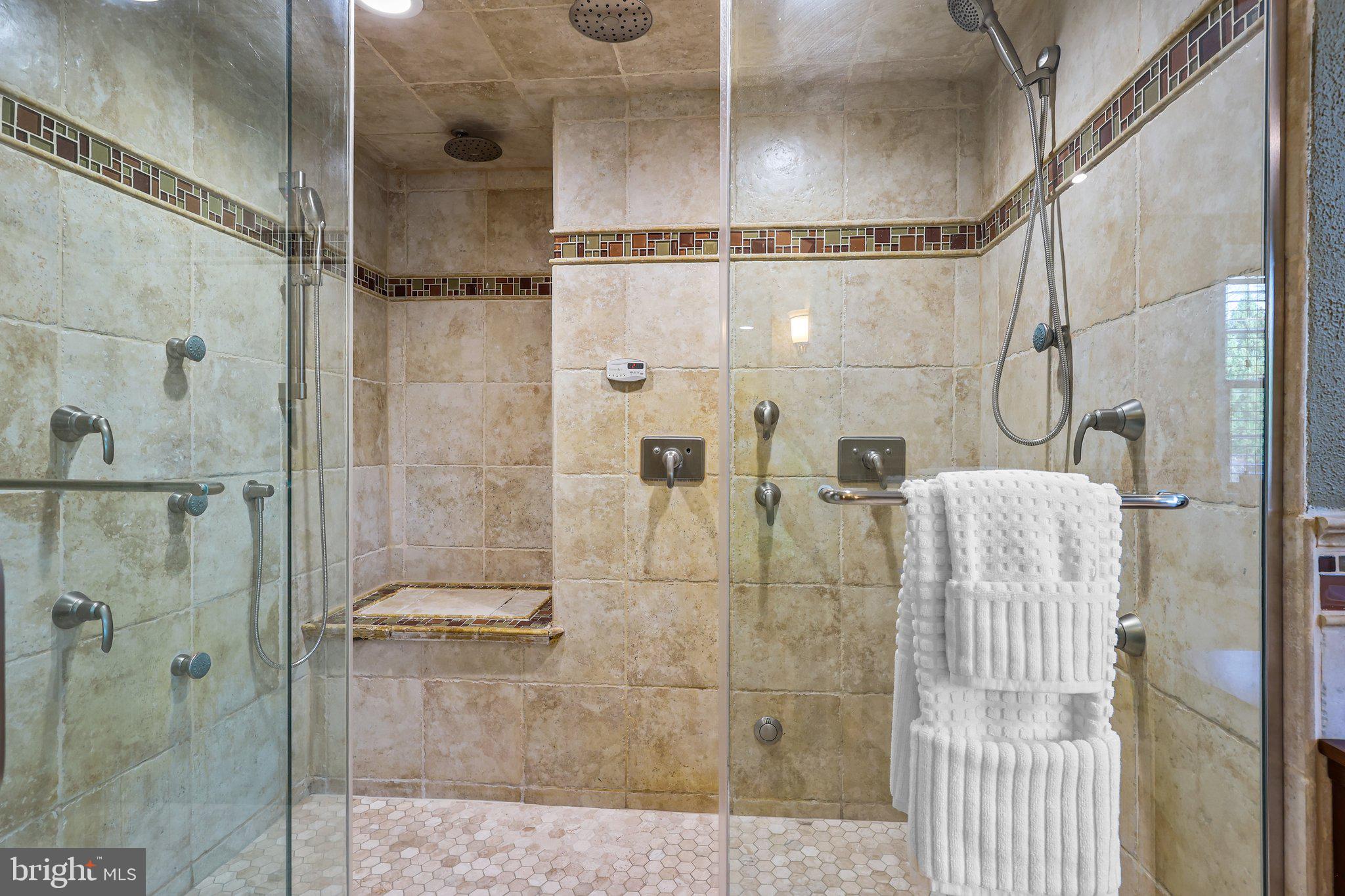 TWO POND ESTATES - Residential