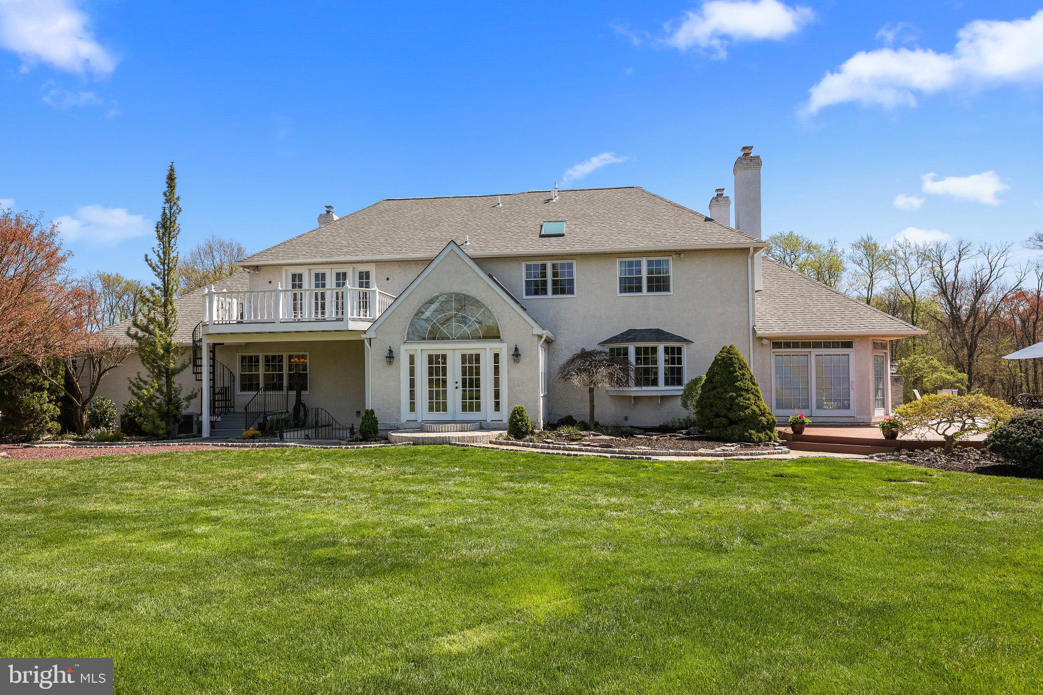 TWO POND ESTATES - Residential