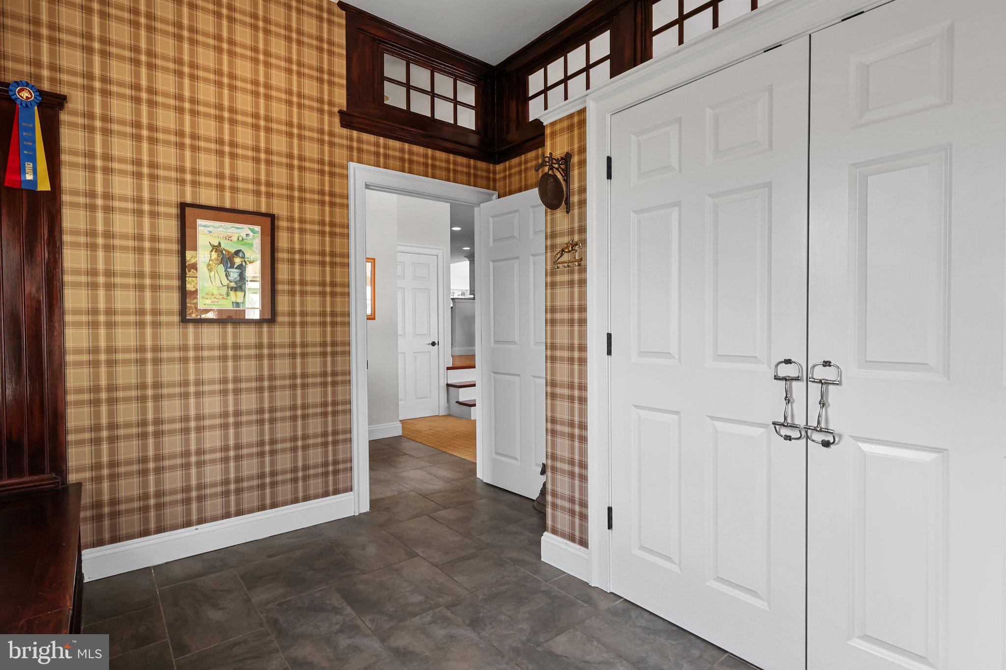 TWO POND ESTATES - Residential