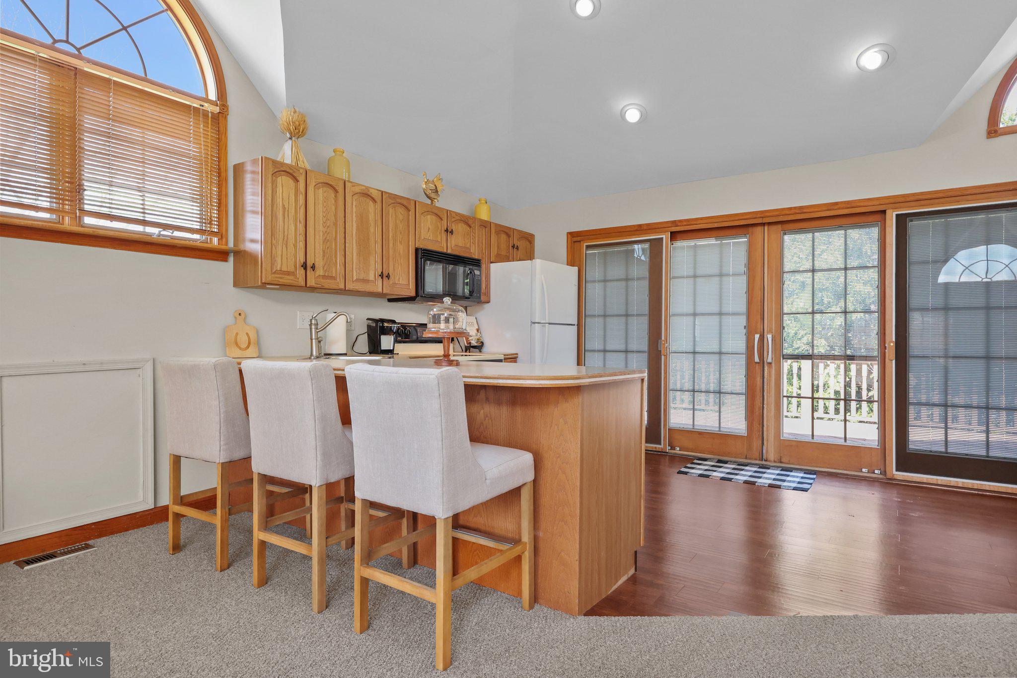 TWO POND ESTATES - Residential