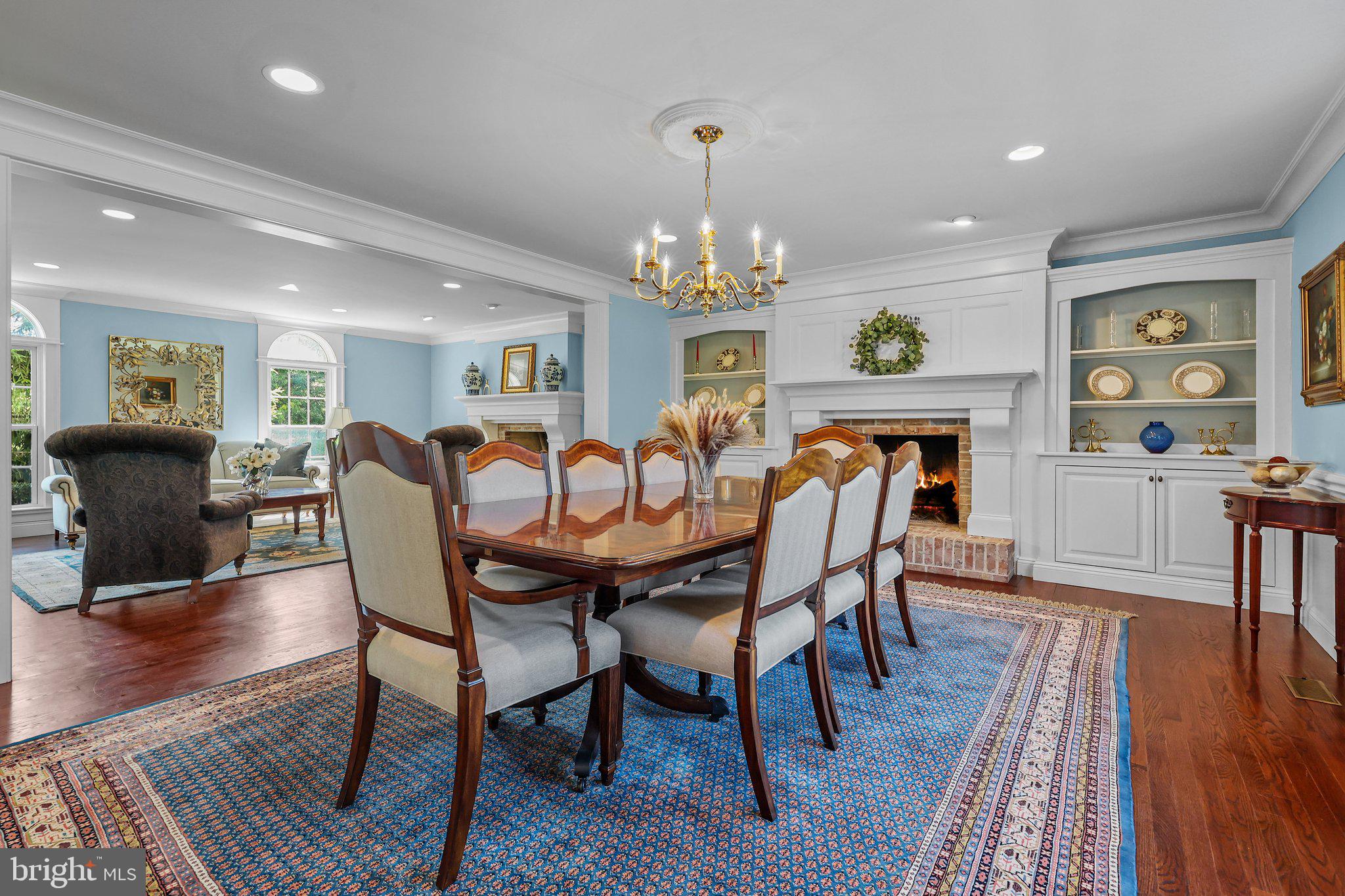 TWO POND ESTATES - Residential