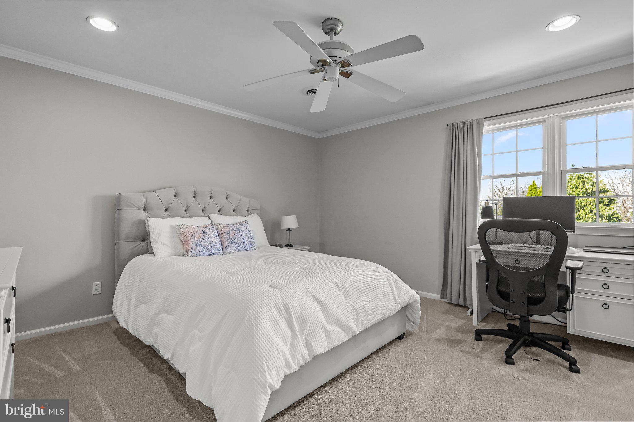 TWO POND ESTATES - Residential