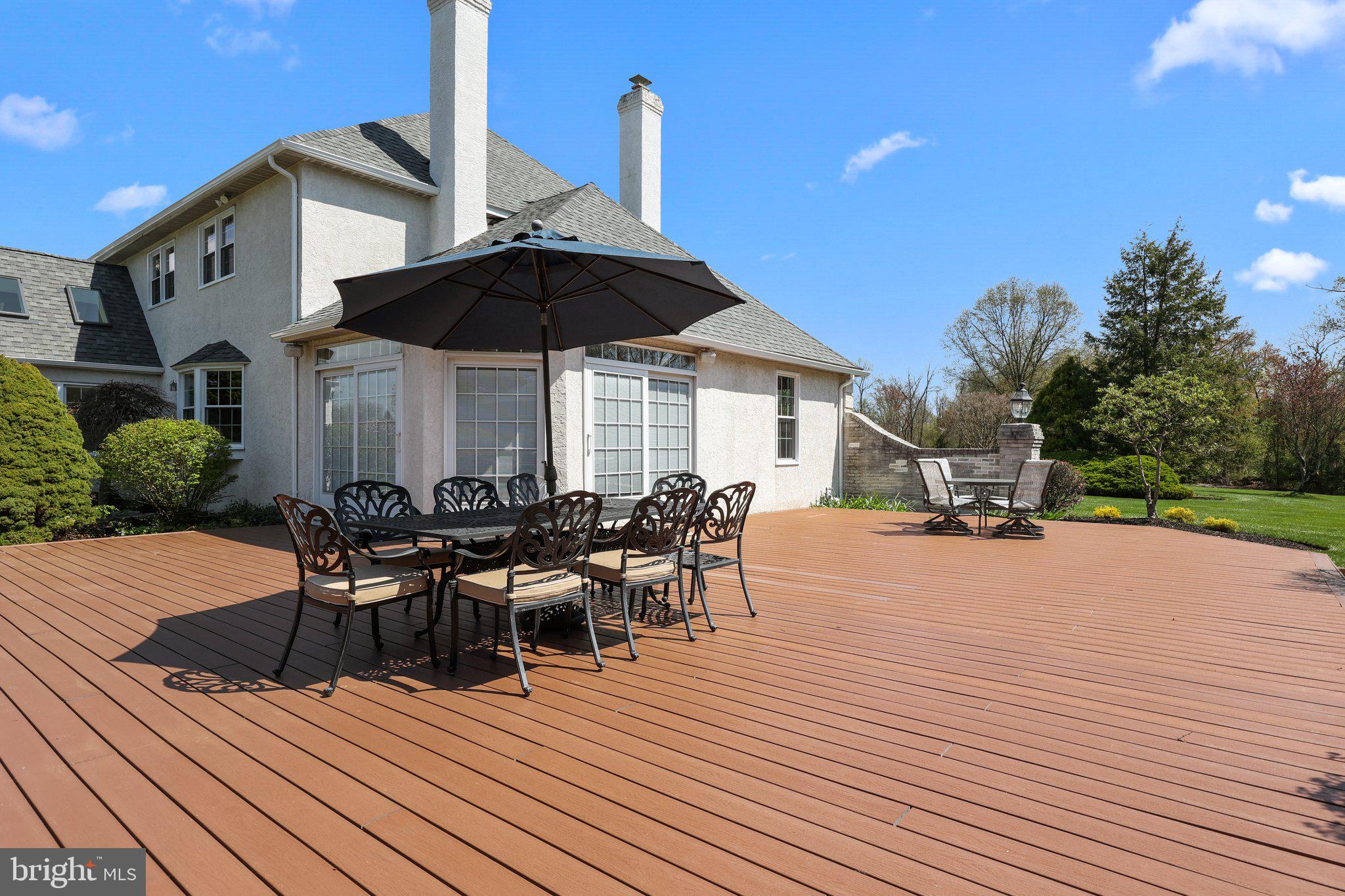 TWO POND ESTATES - Residential