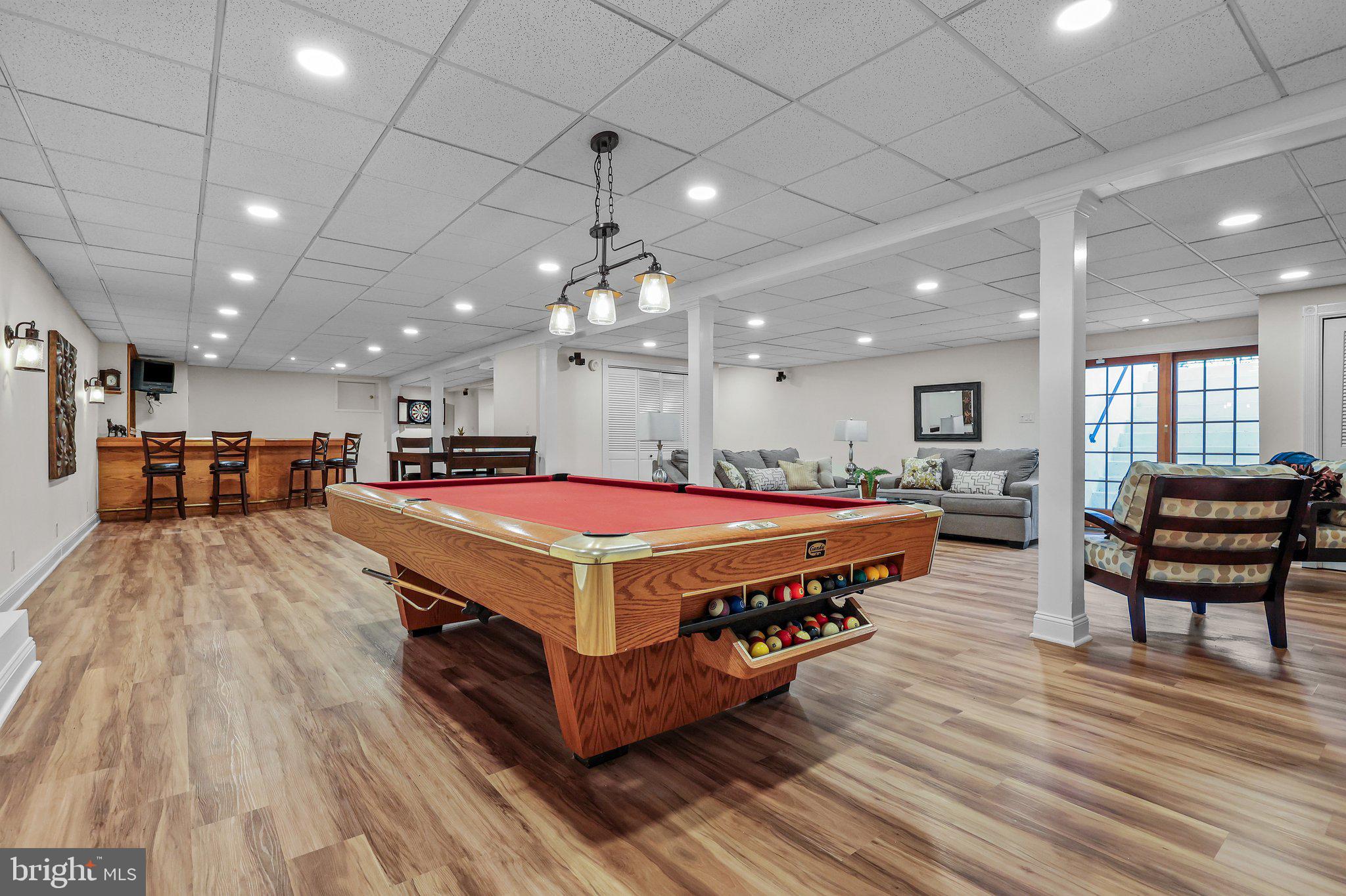 TWO POND ESTATES - Residential