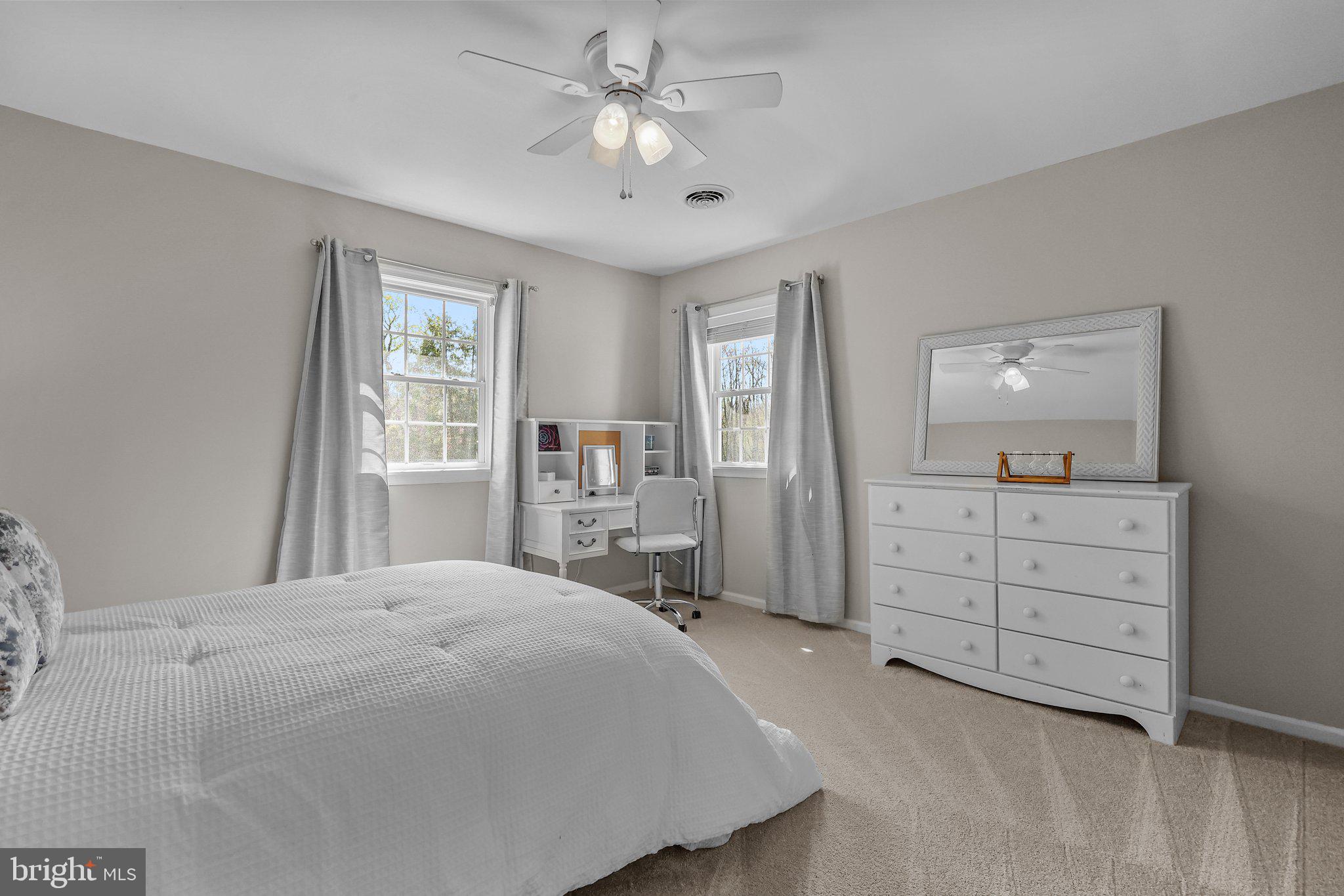 TWO POND ESTATES - Residential