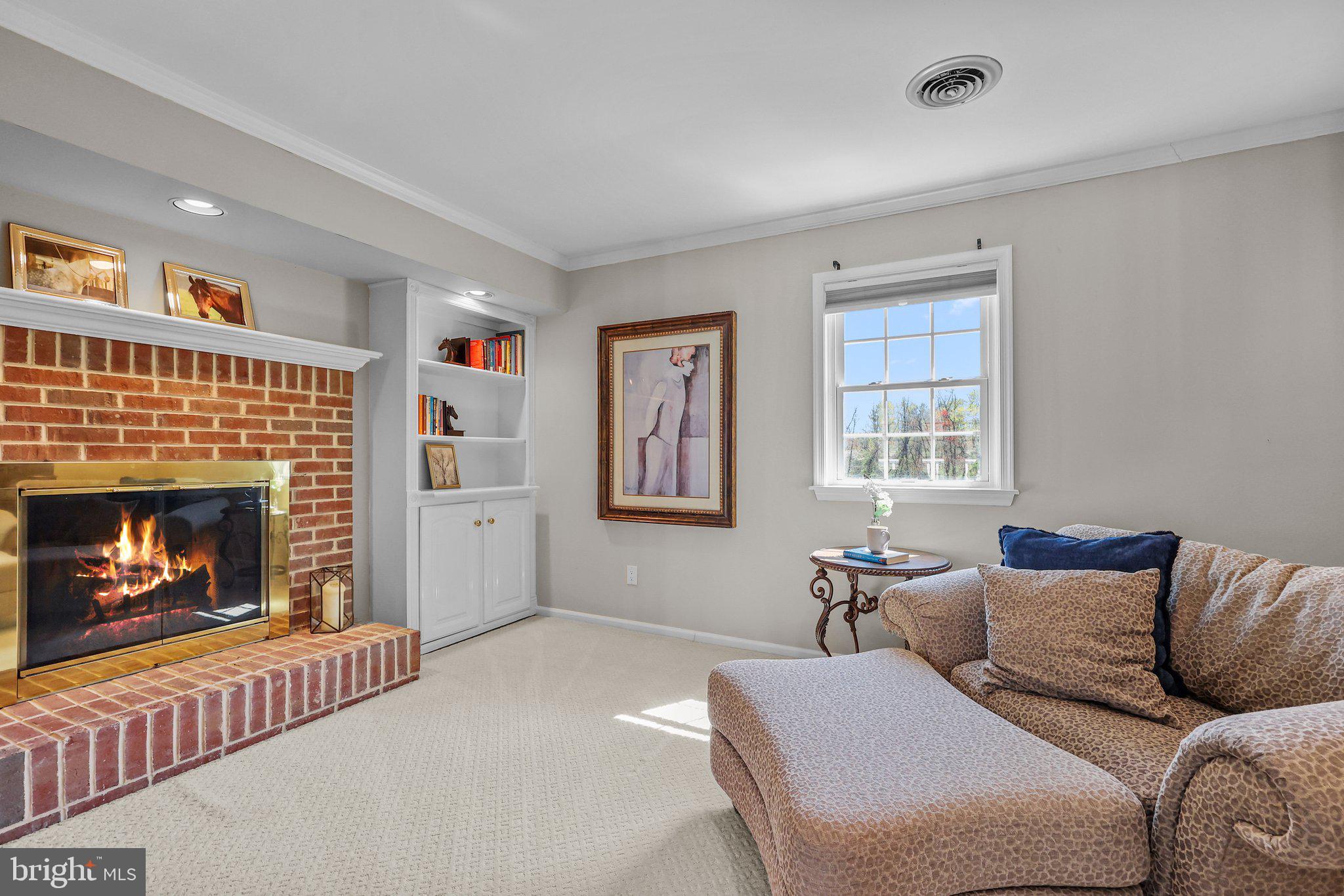 TWO POND ESTATES - Residential