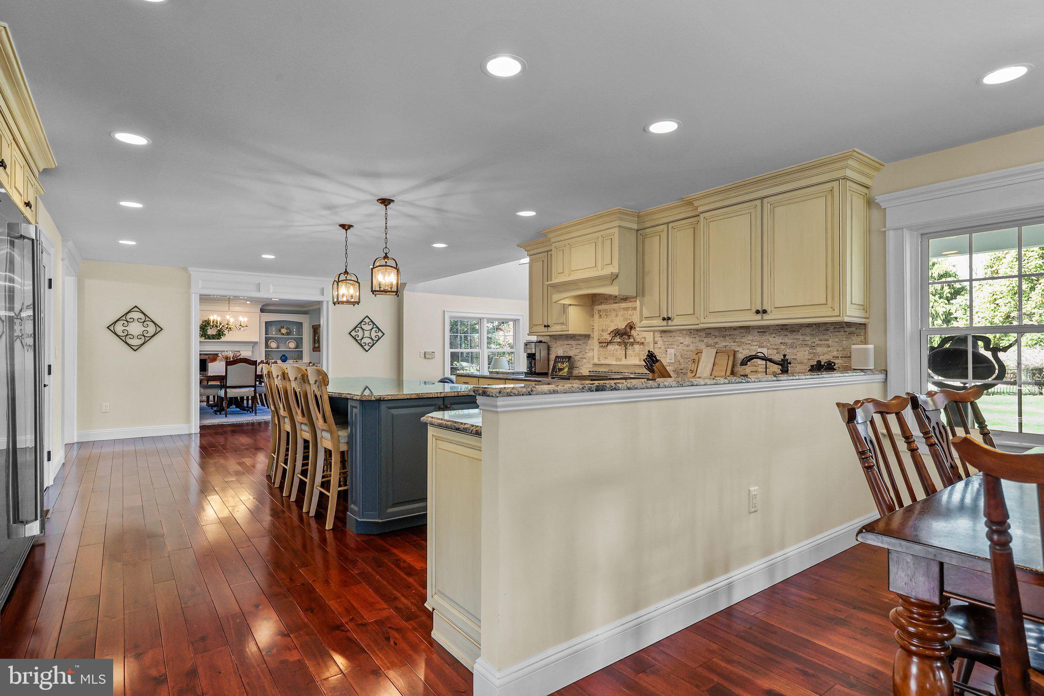 TWO POND ESTATES - Residential