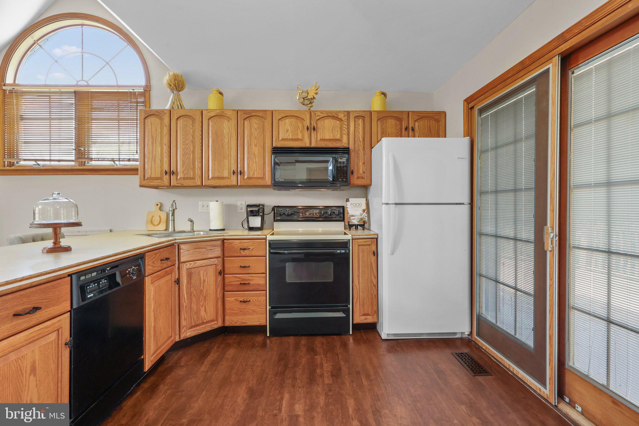 TWO POND ESTATES - Residential