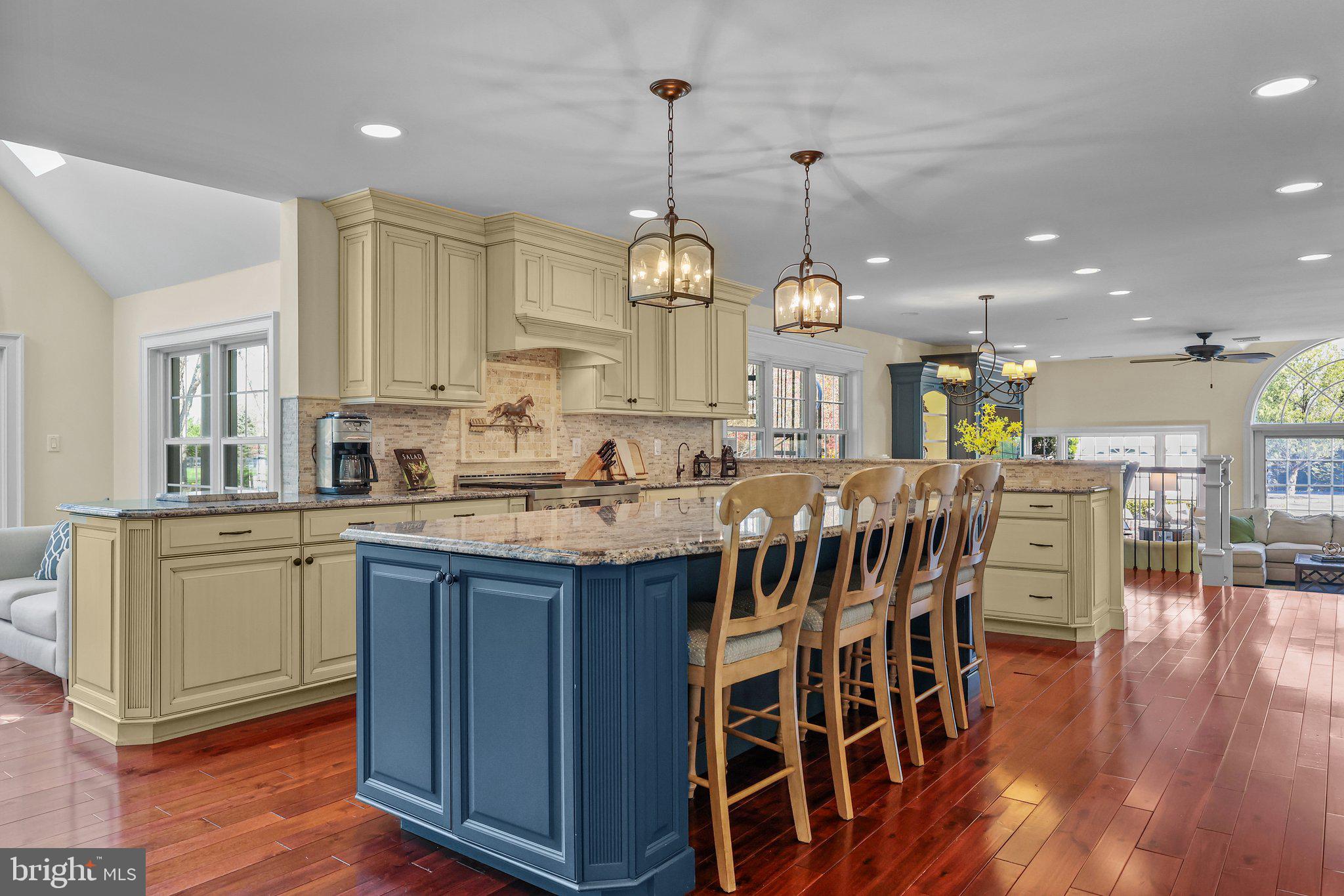 TWO POND ESTATES - Residential