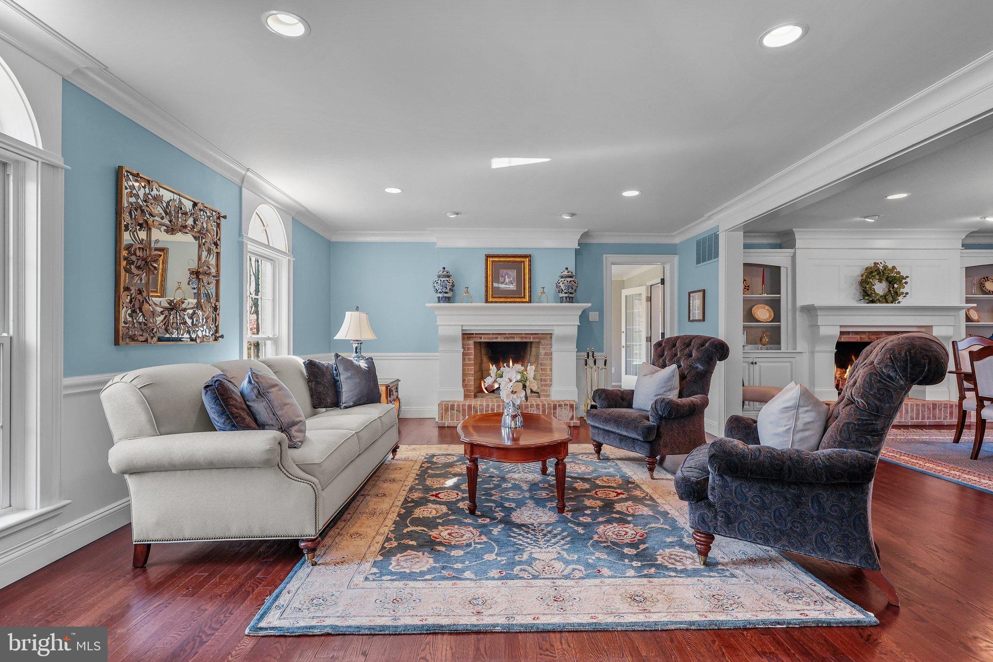 TWO POND ESTATES - Residential