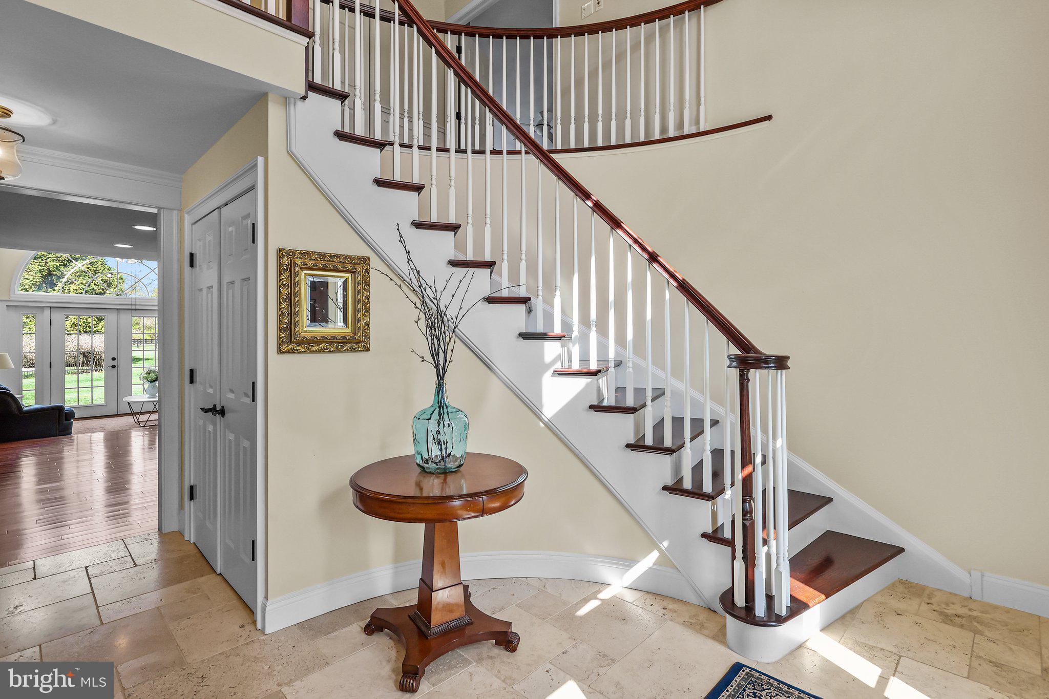 TWO POND ESTATES - Residential