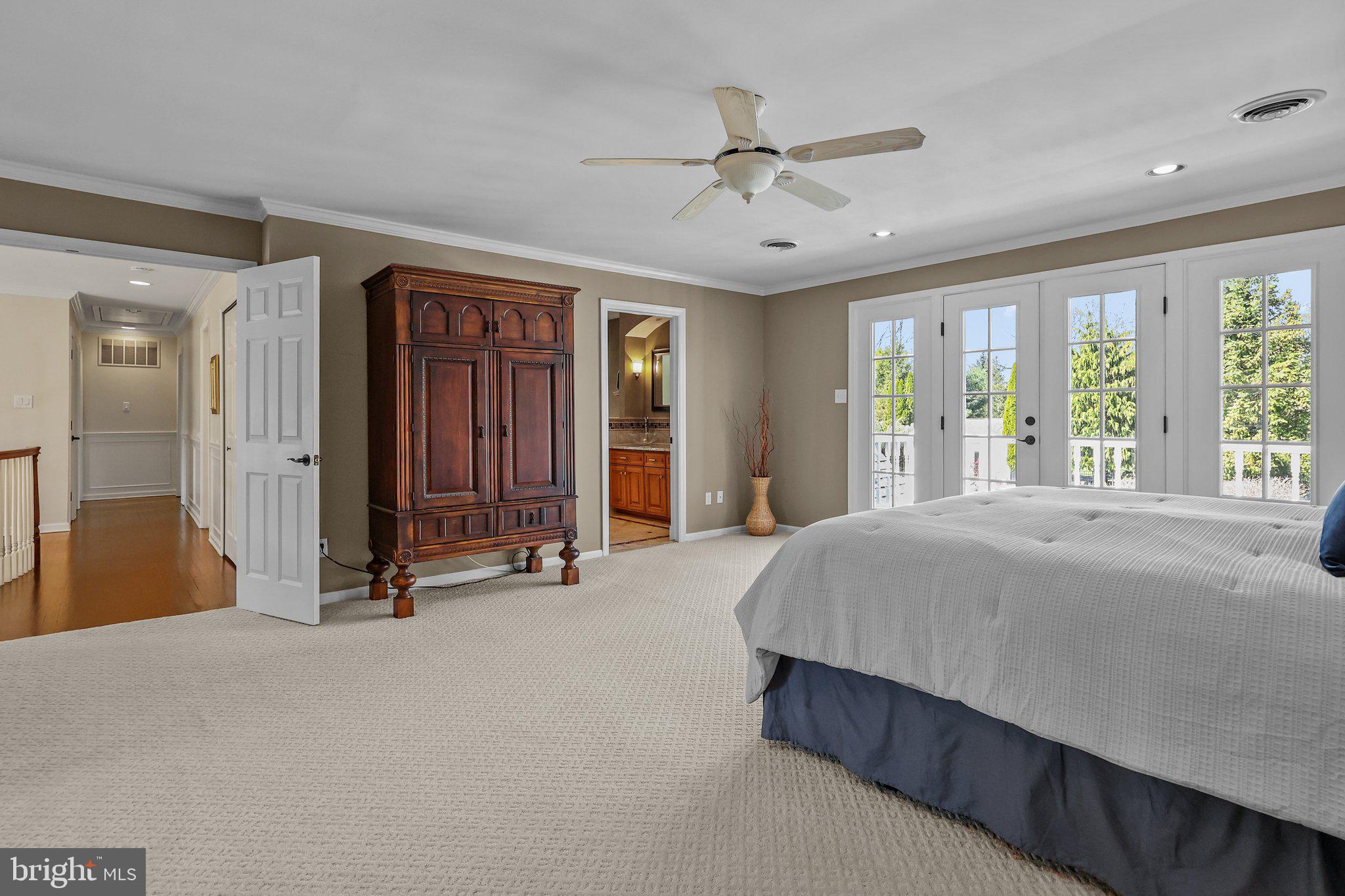 TWO POND ESTATES - Residential