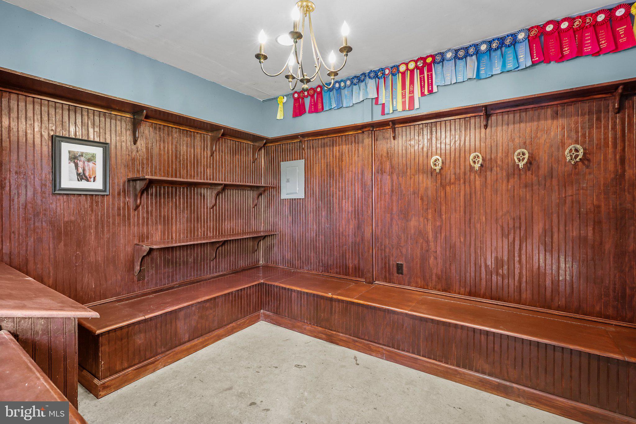 TWO POND ESTATES - Residential