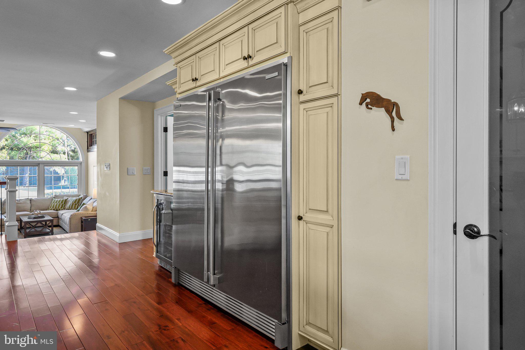 TWO POND ESTATES - Residential