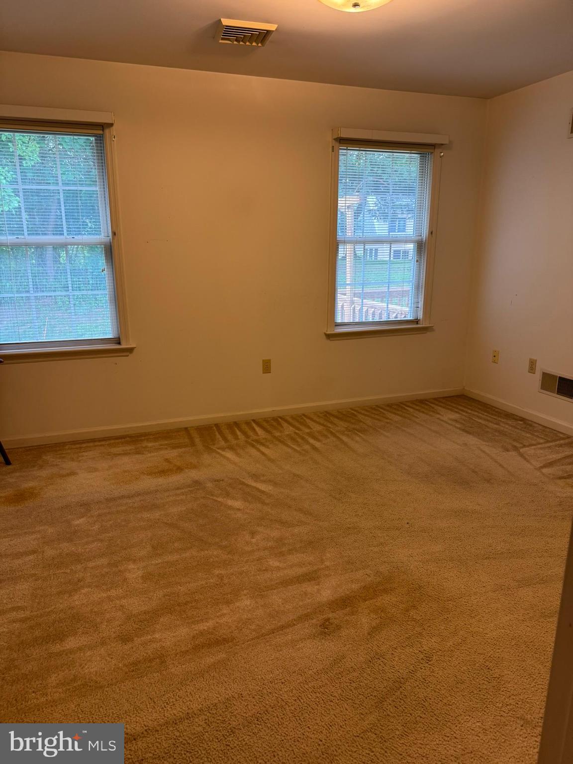 MANOR OAKS - Residential