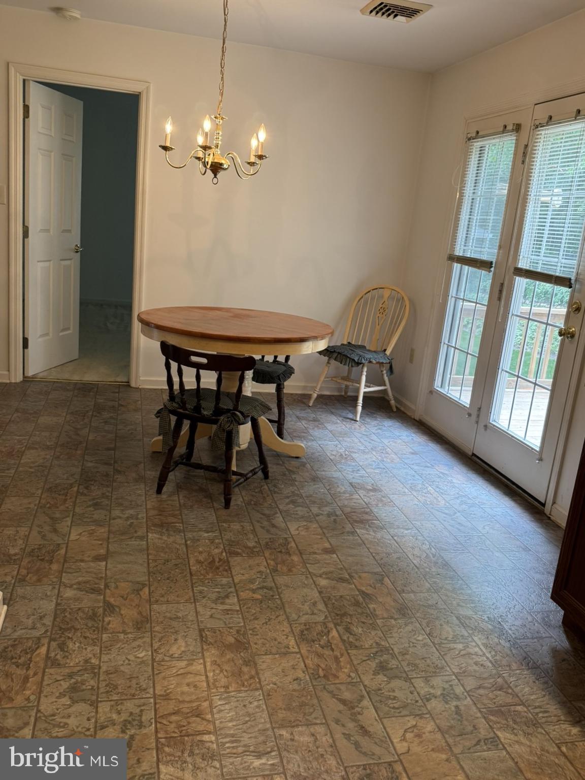 MANOR OAKS - Residential