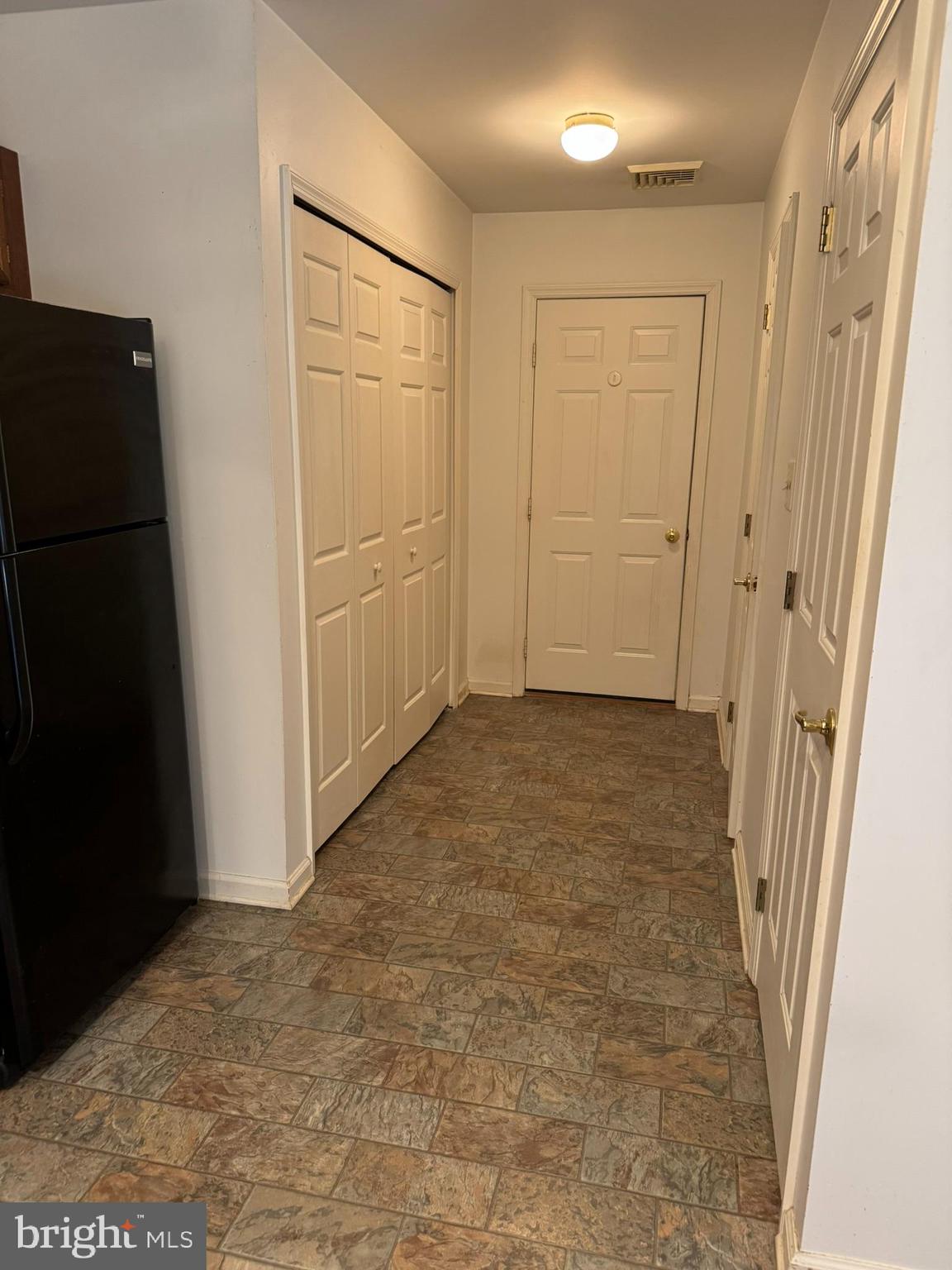 MANOR OAKS - Residential