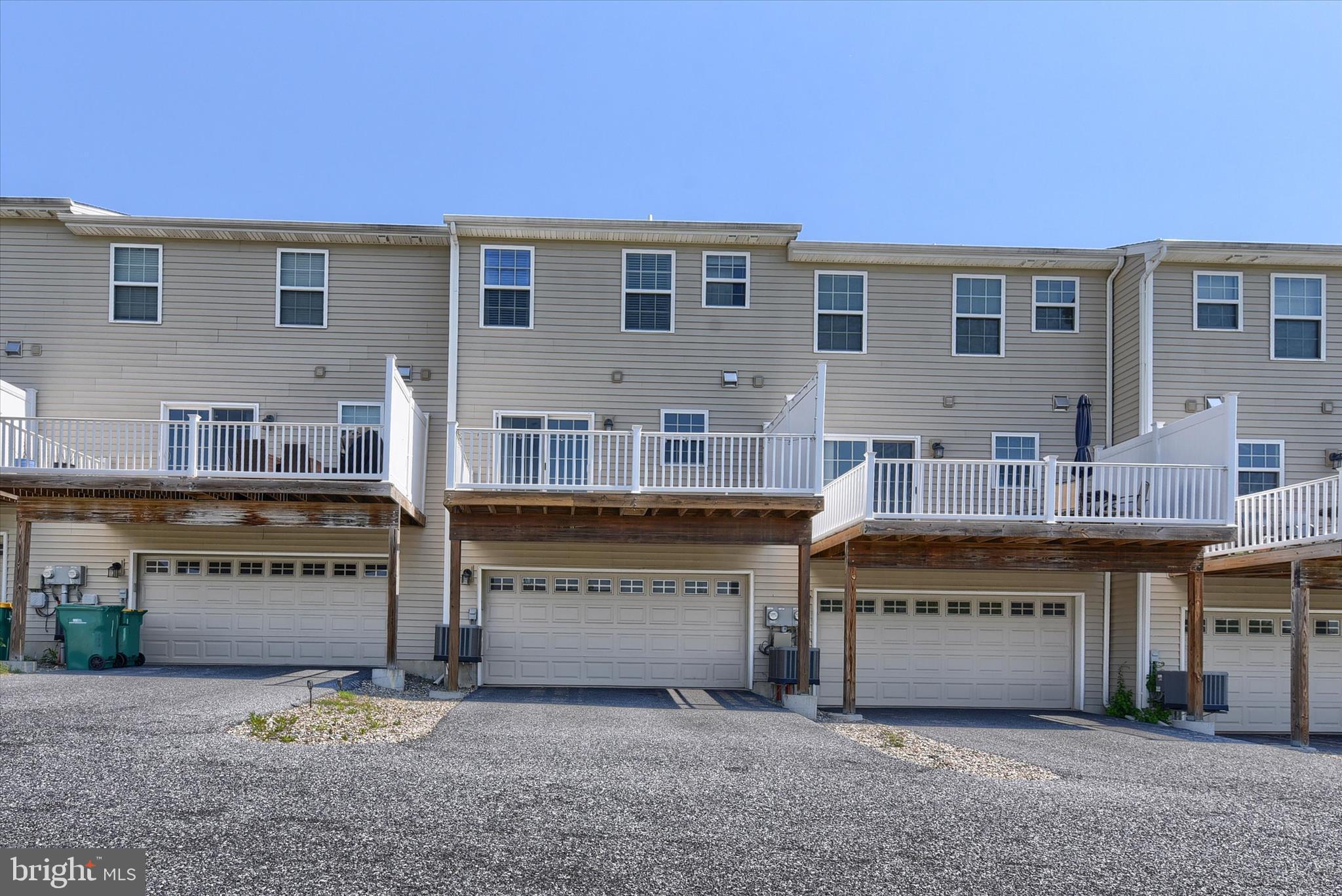 LAUREL RIDGE ESTATES - Residential