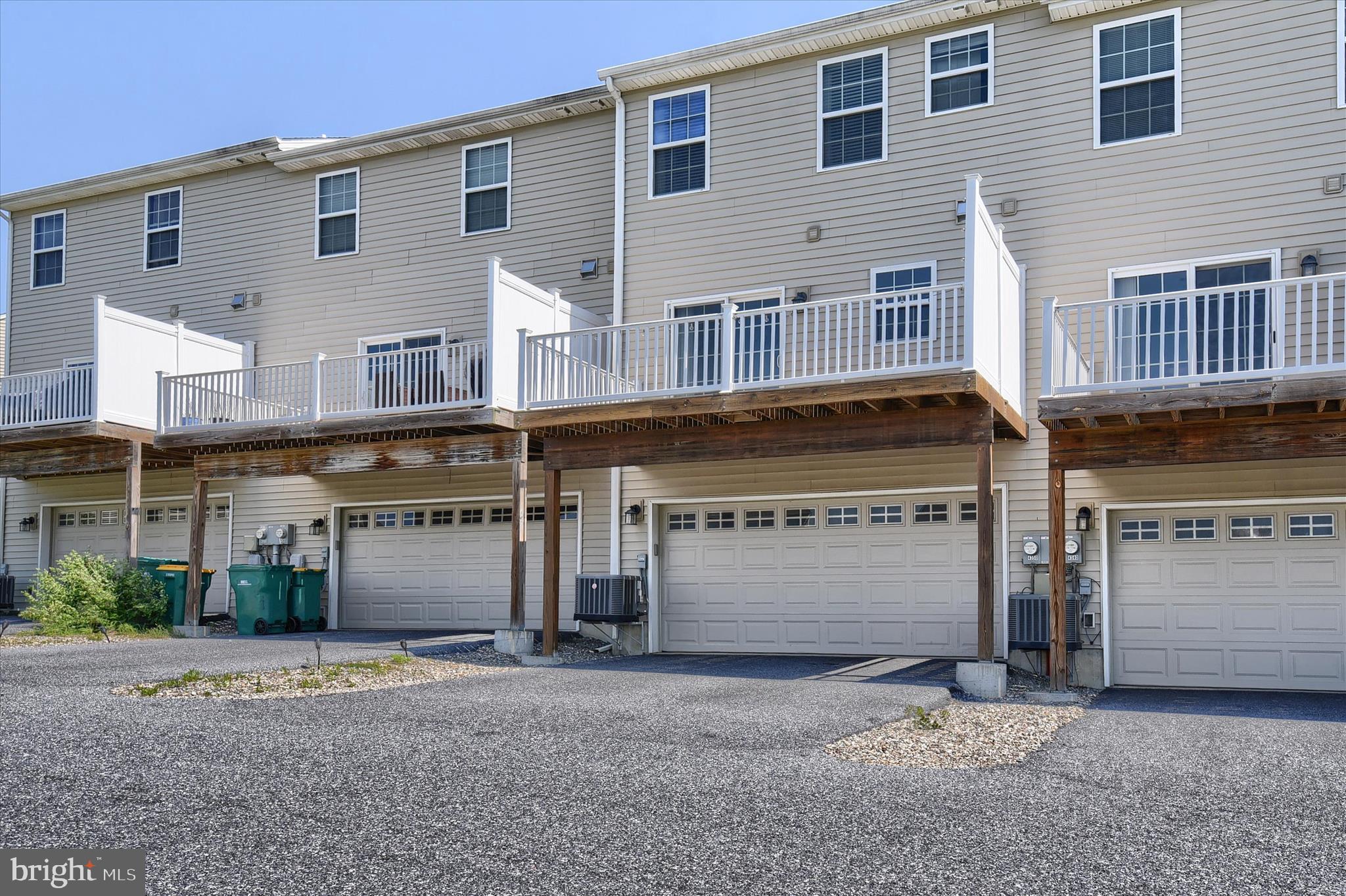 LAUREL RIDGE ESTATES - Residential