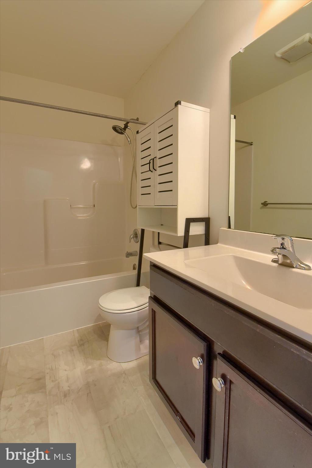 LAUREL RIDGE ESTATES - Residential