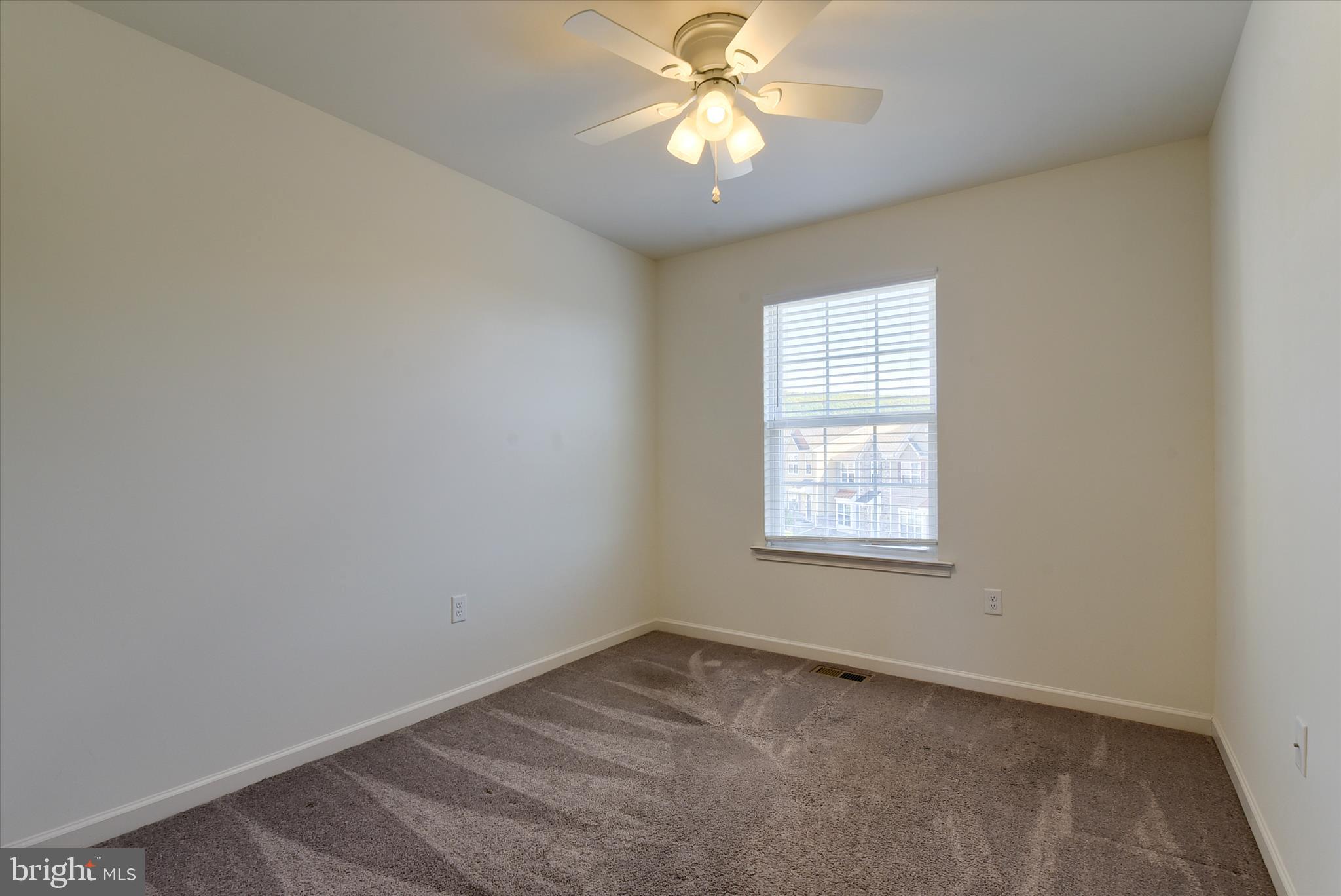 LAUREL RIDGE ESTATES - Residential