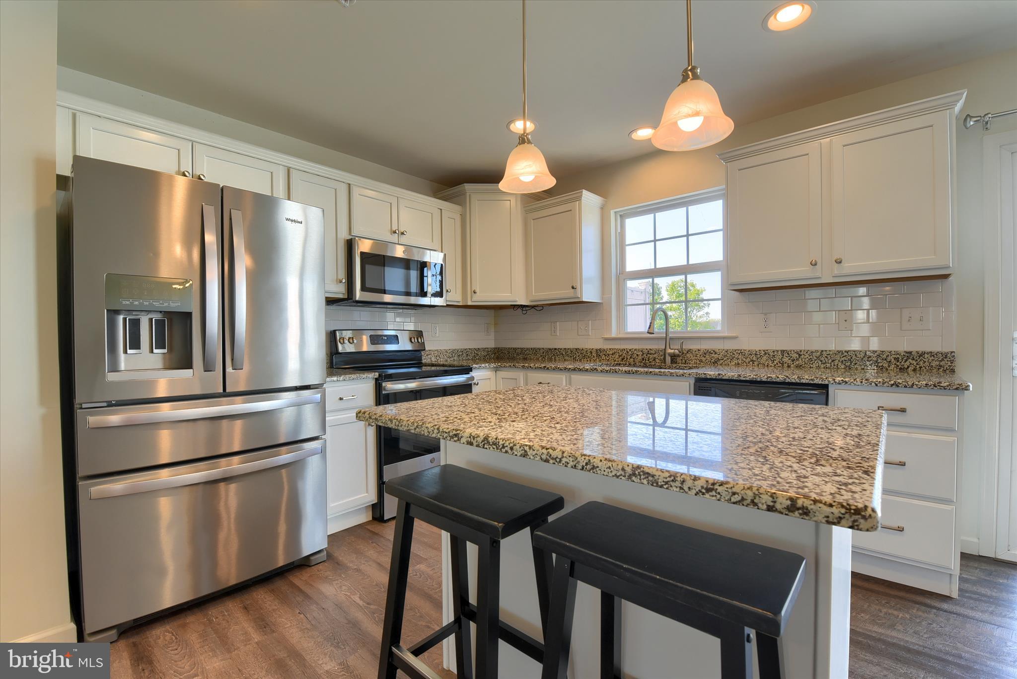 LAUREL RIDGE ESTATES - Residential